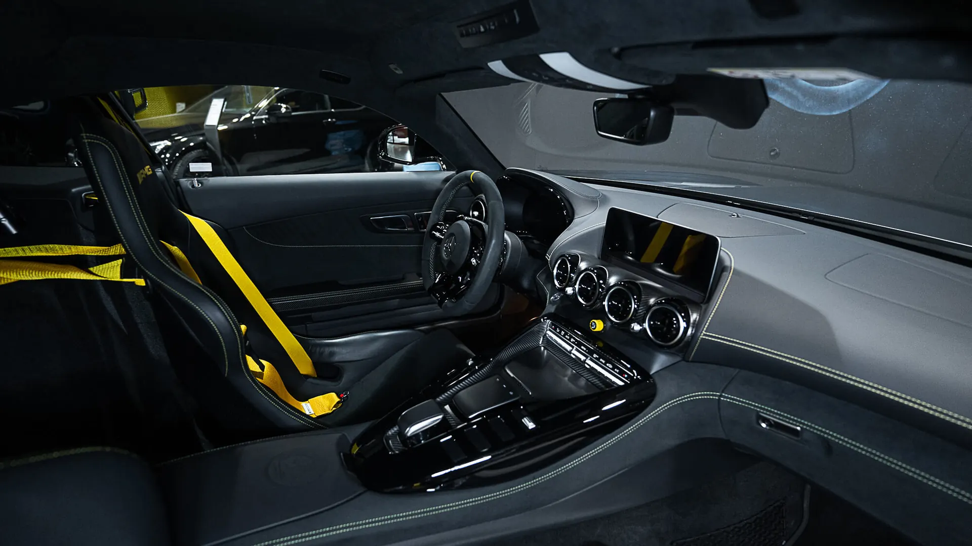 Mercedes-amg GT — photo 8