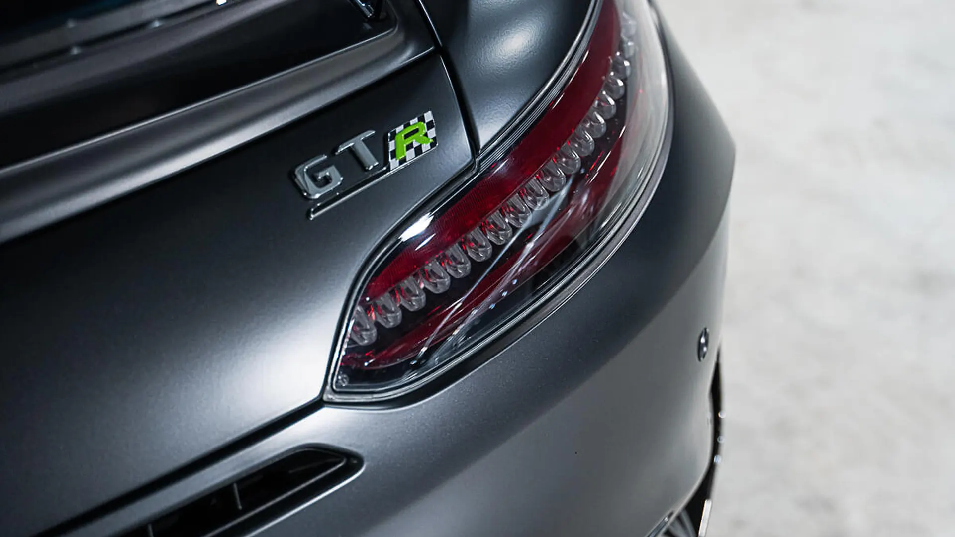Mercedes-amg GT — photo 27
