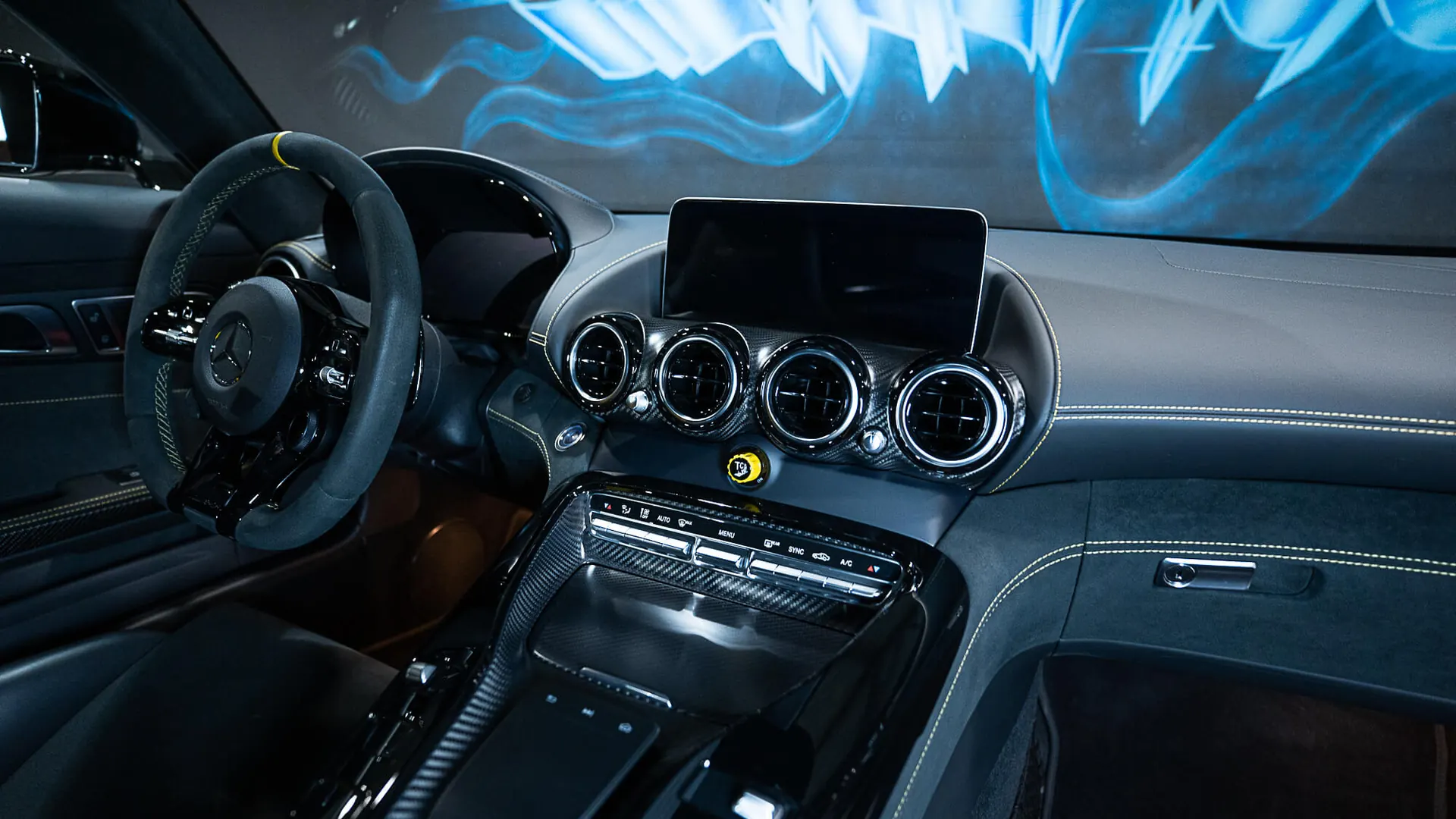 Mercedes-amg GT — photo 10