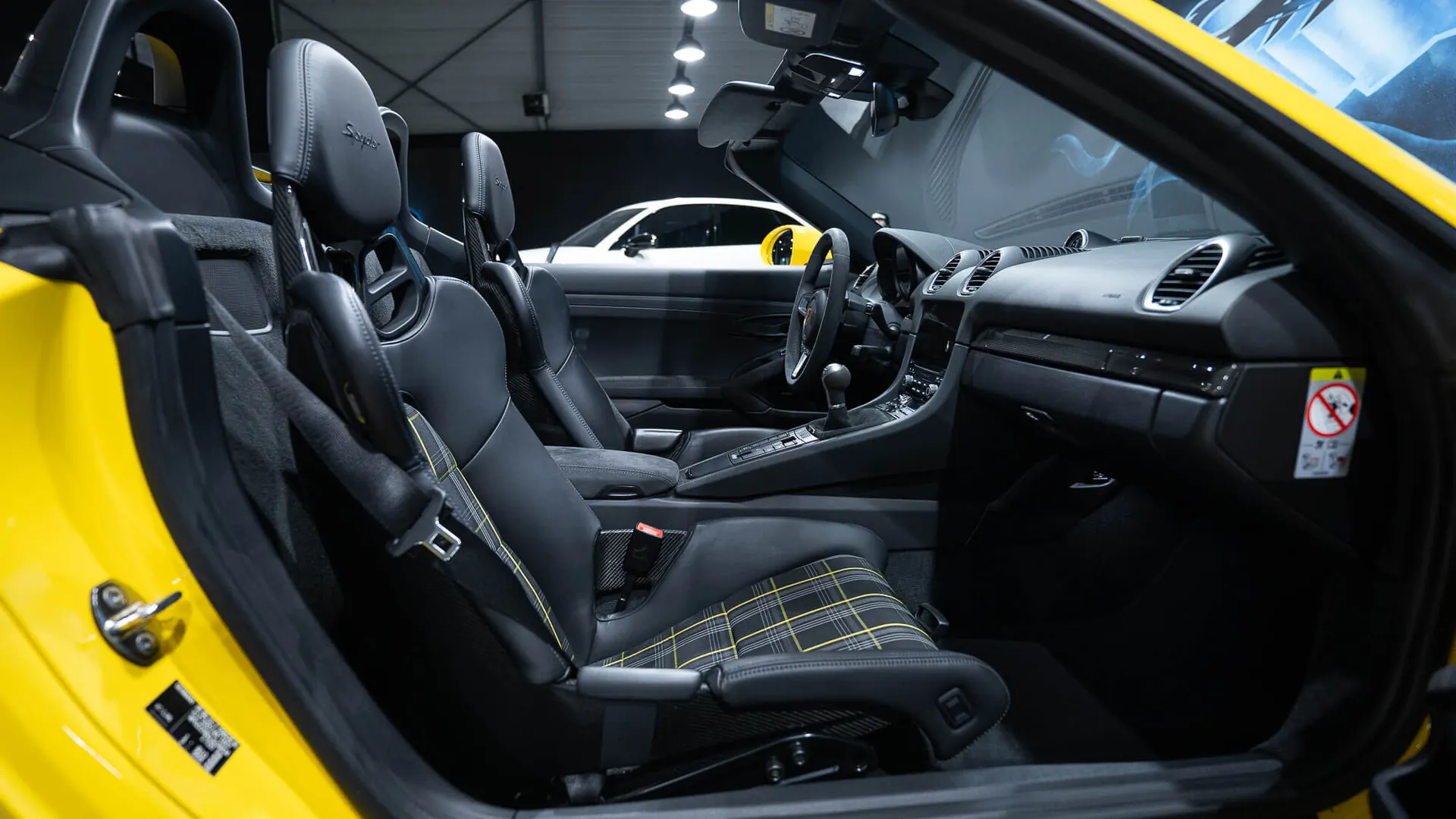 Porsche 718 — photo 12