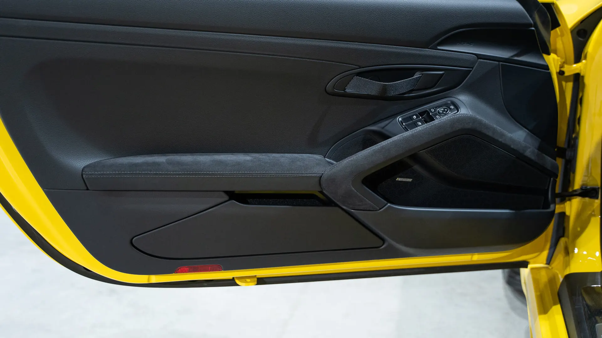 Porsche 718 — photo 18