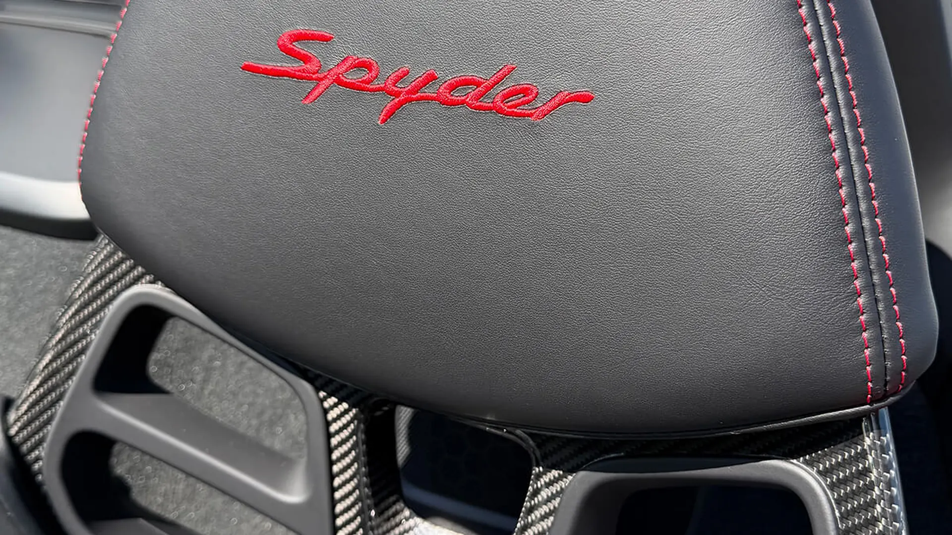 Porsche 718 — photo 13
