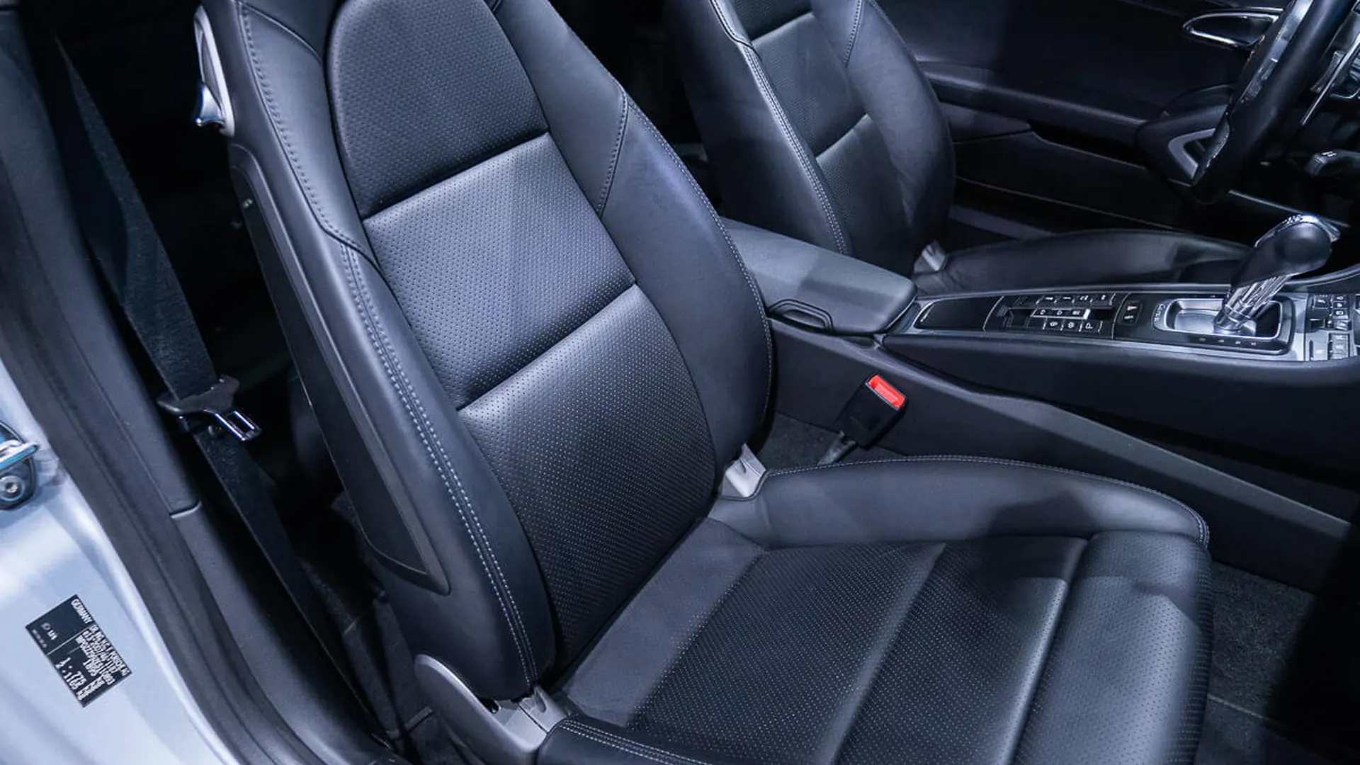 Porsche 911 — photo 23