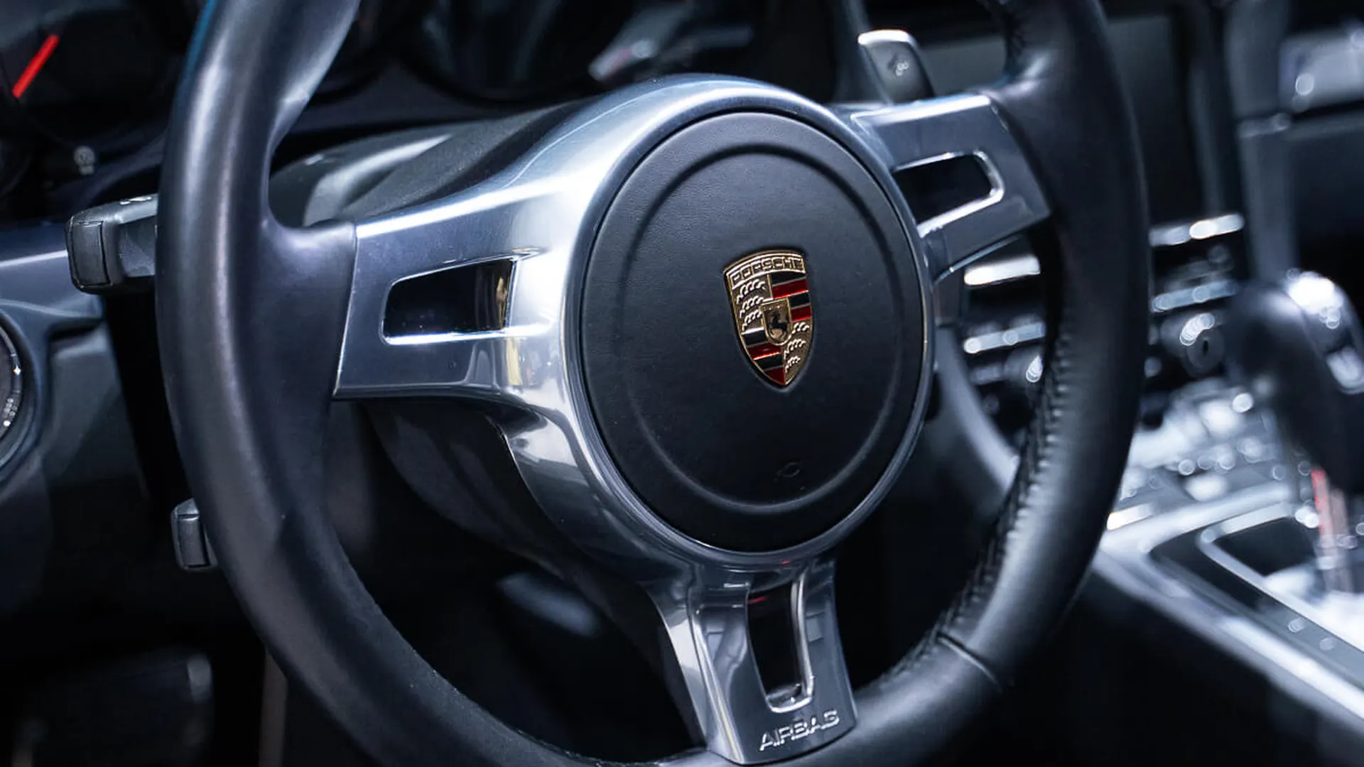 Porsche 911 — photo 18