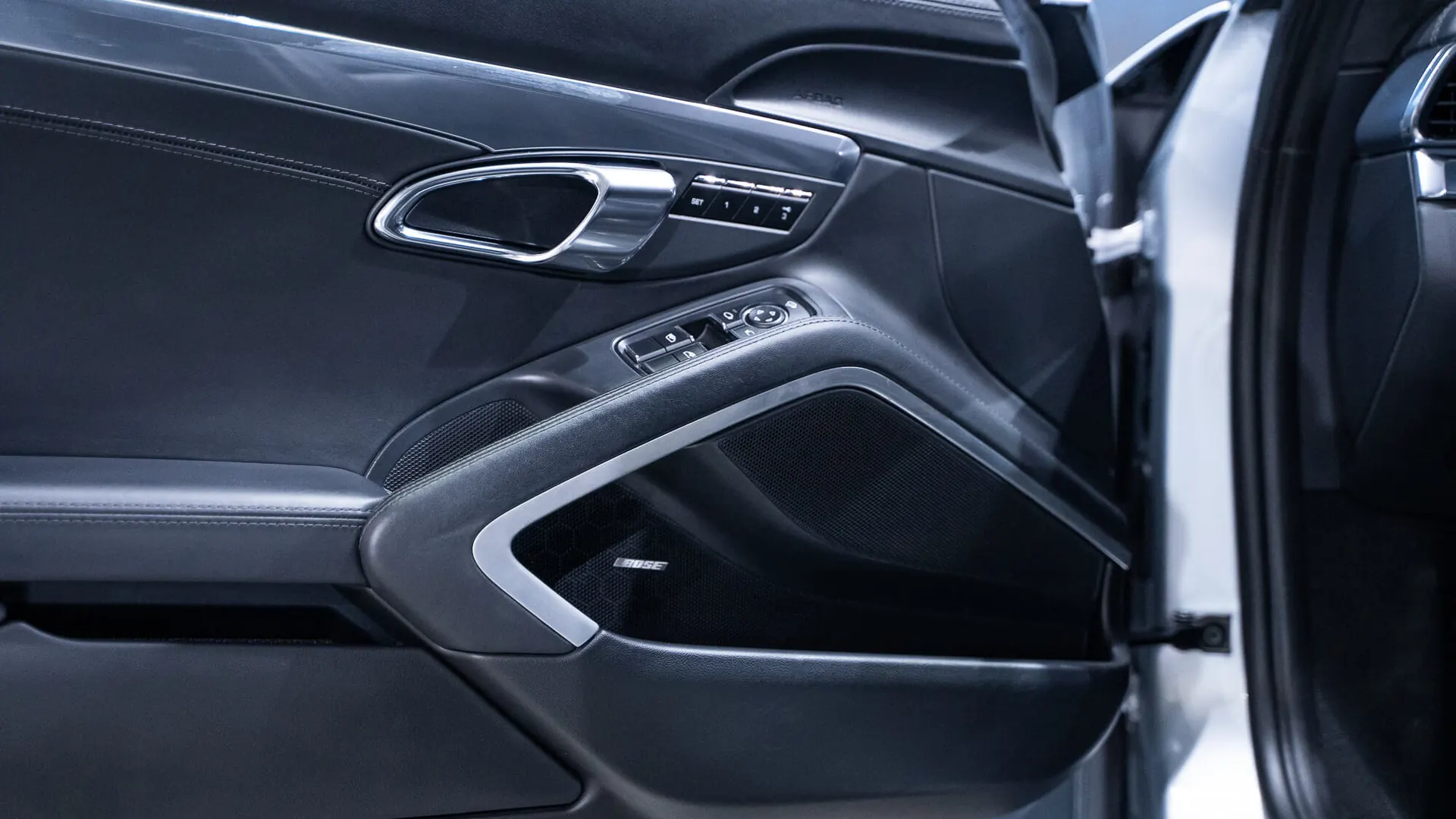Porsche 911 — photo 11