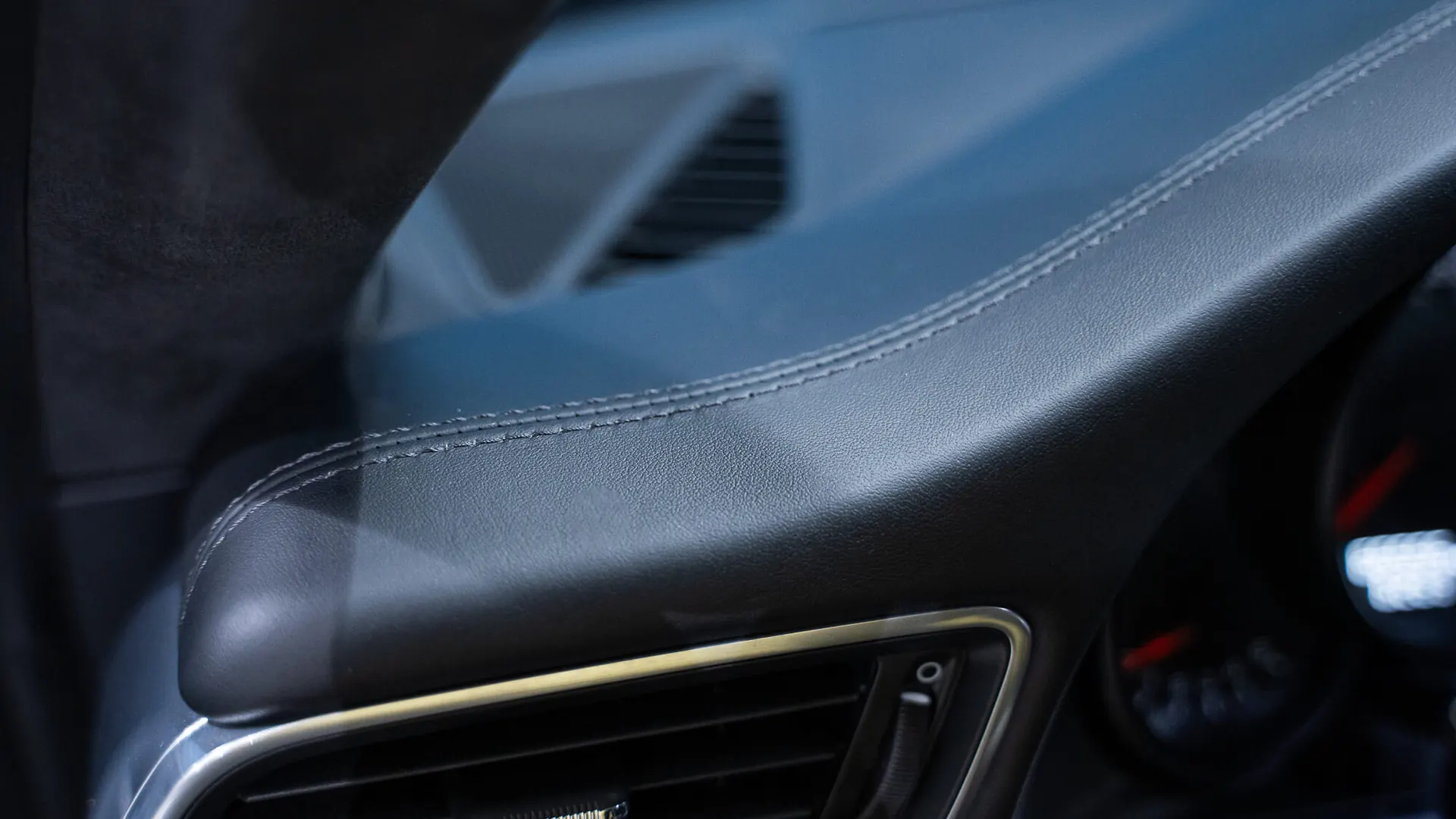 Porsche 911 — photo 34