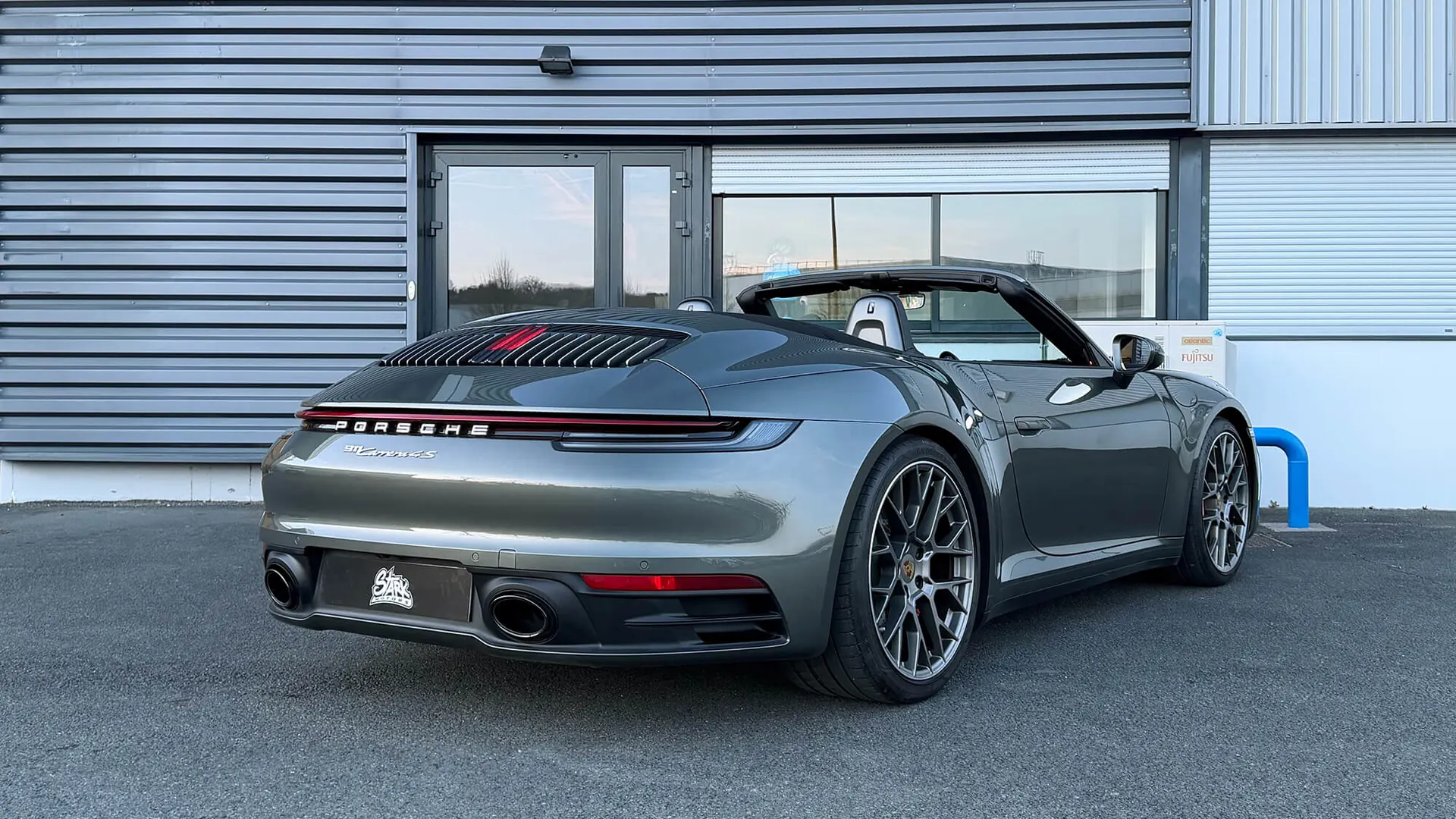 Porsche 911 — photo 6