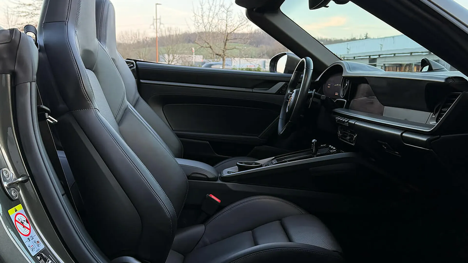 Porsche 911 — photo 16