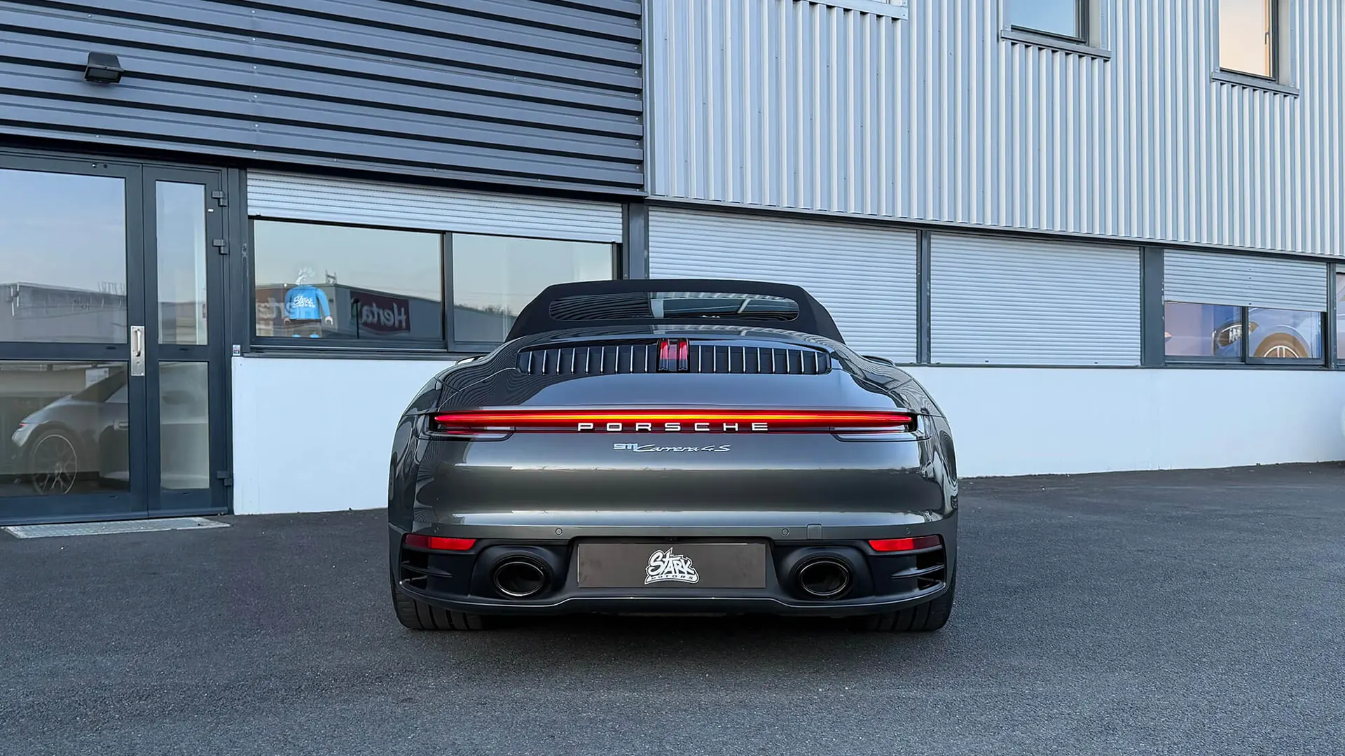 Porsche 911 — photo 7