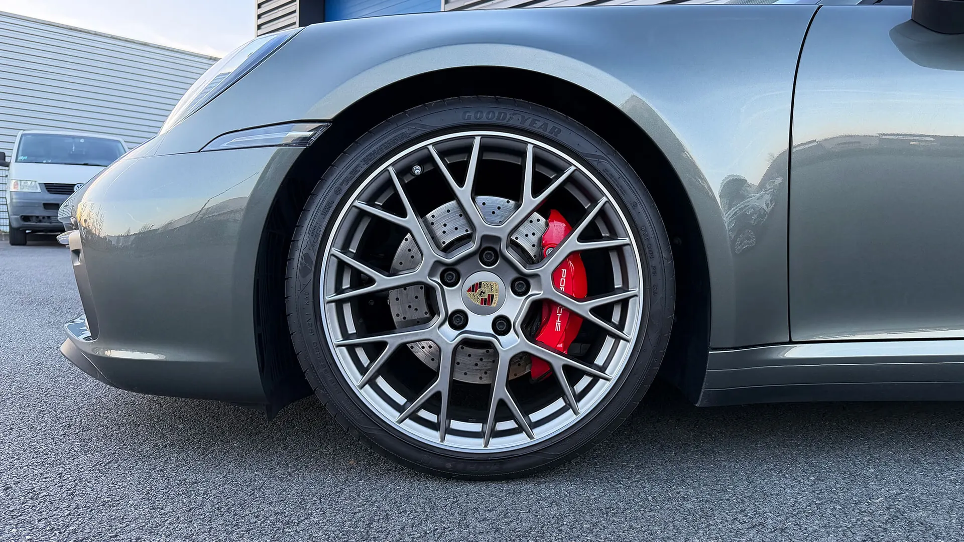 Porsche 911 — photo 9