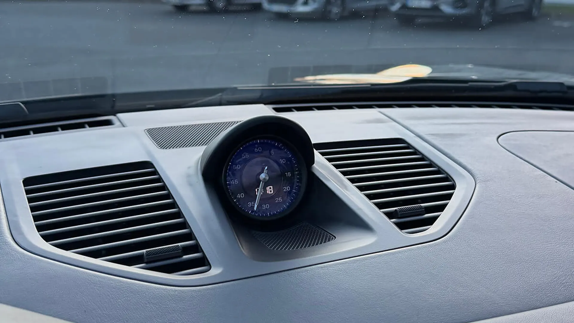 Porsche 911 — photo 21