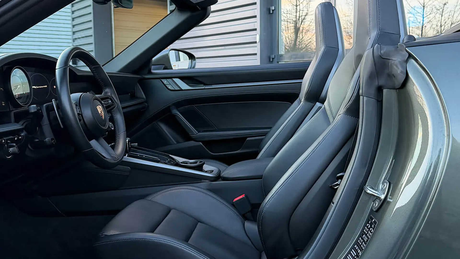 Porsche 911 — photo 15