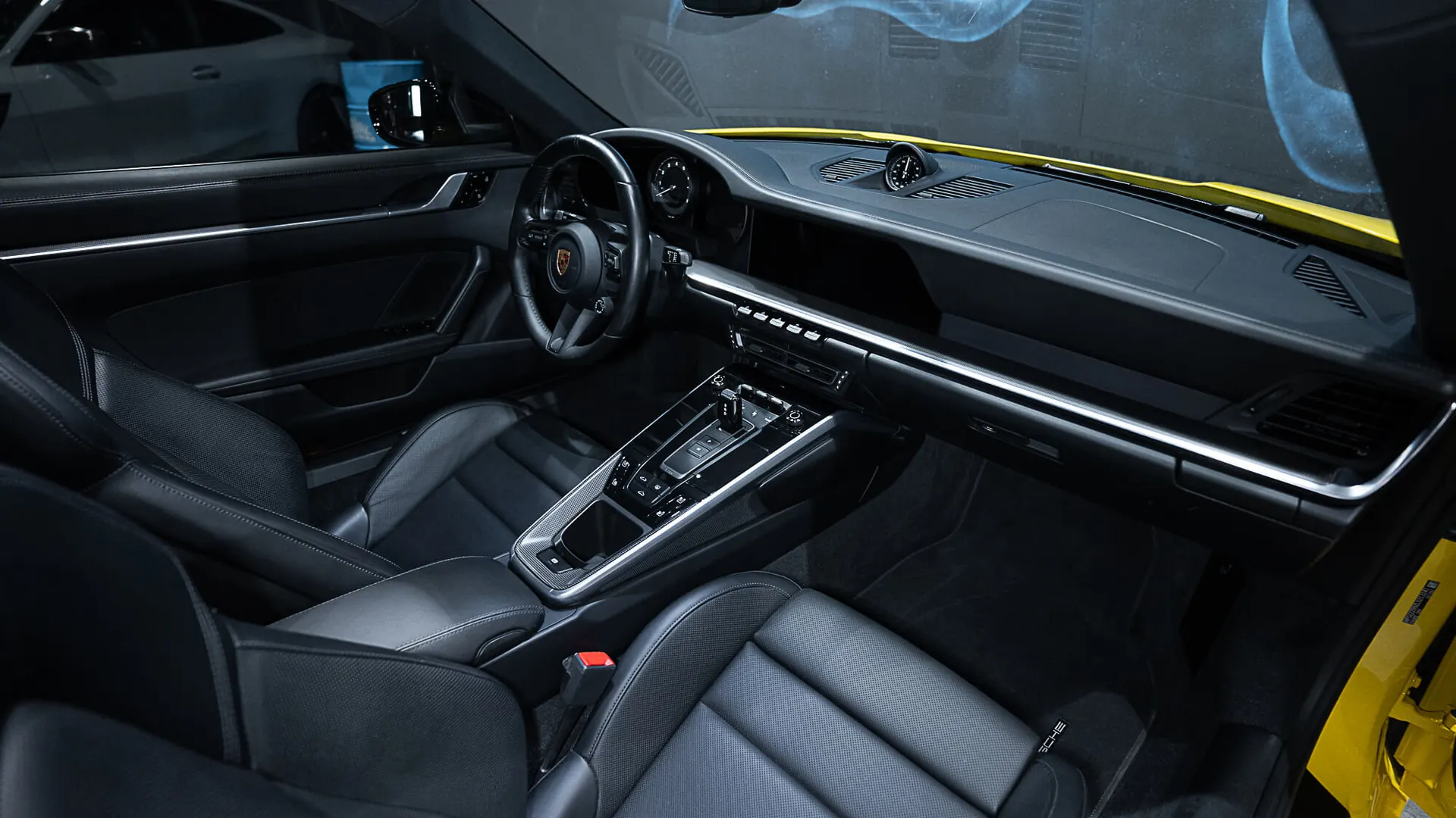 Porsche 911 — photo 9
