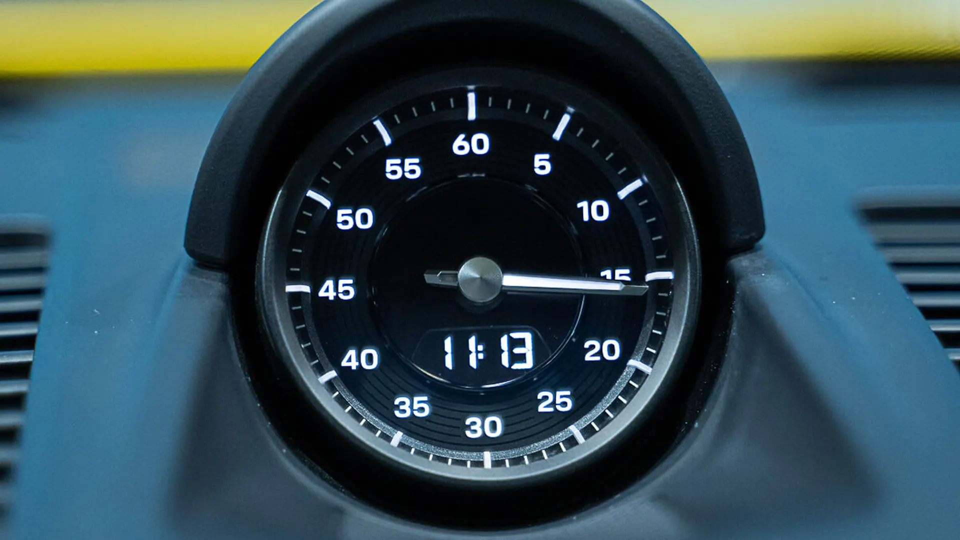 Porsche 911 — photo 30