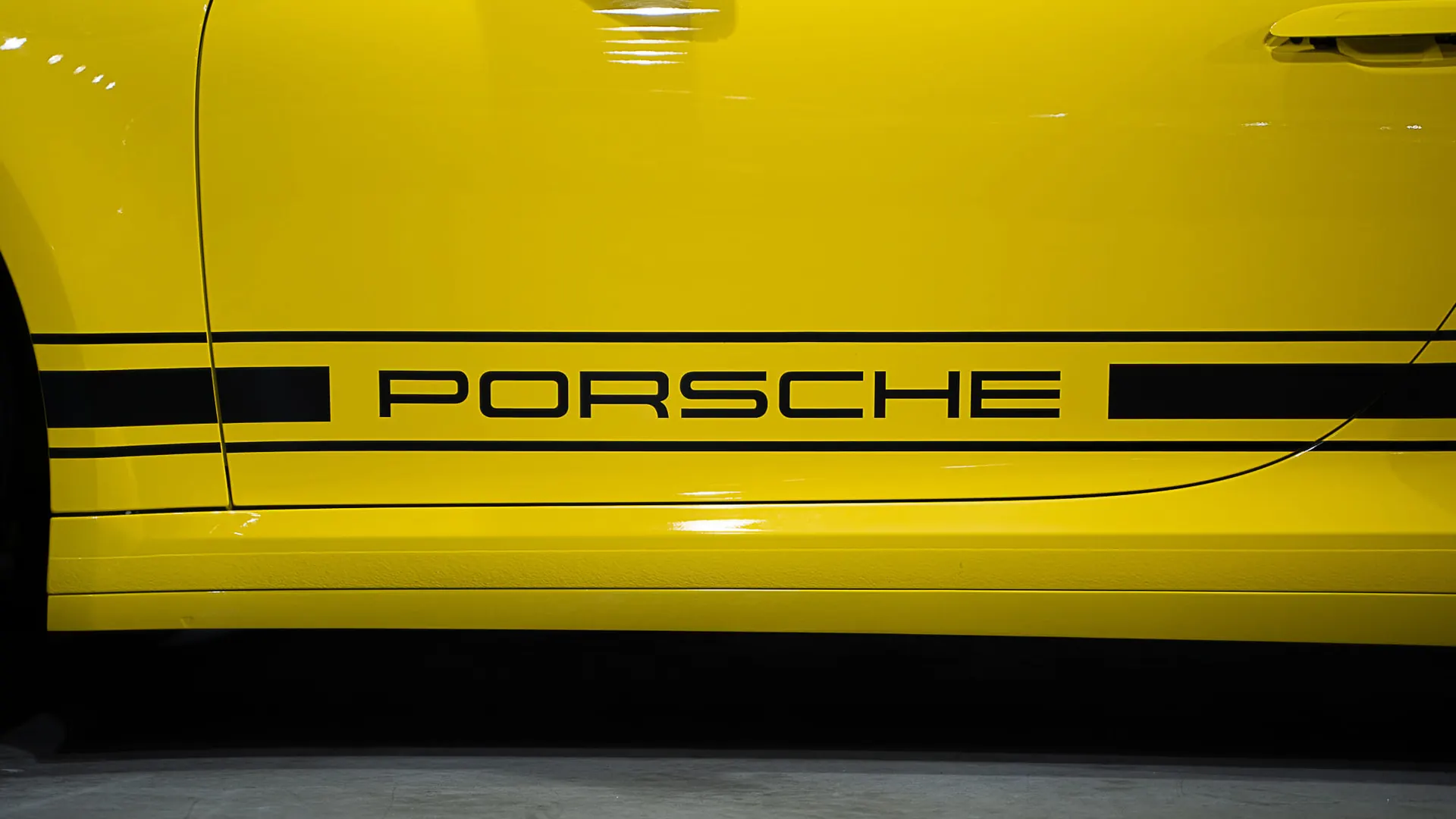 Porsche 911 — photo 25