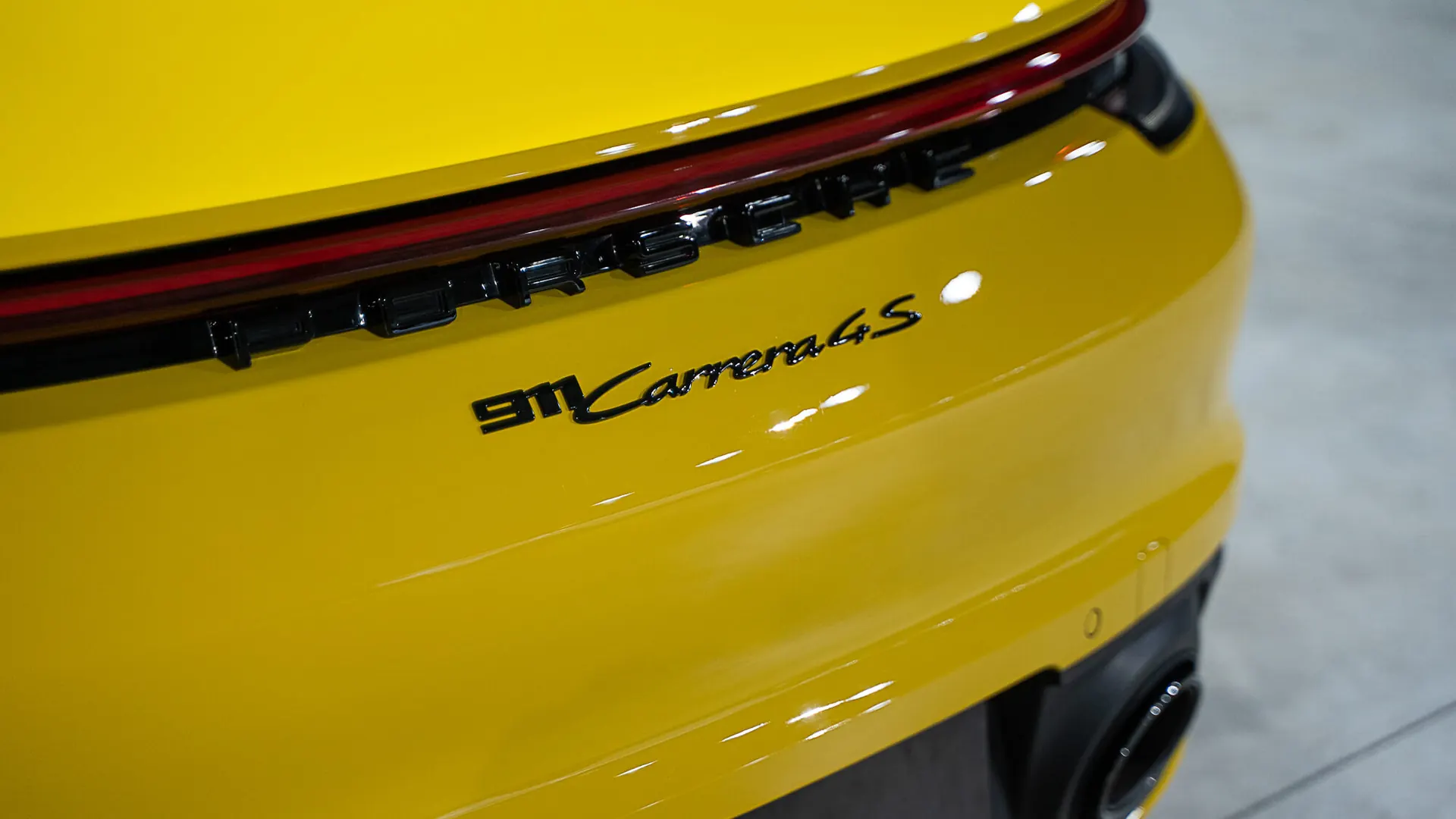 Porsche 911 — photo 23