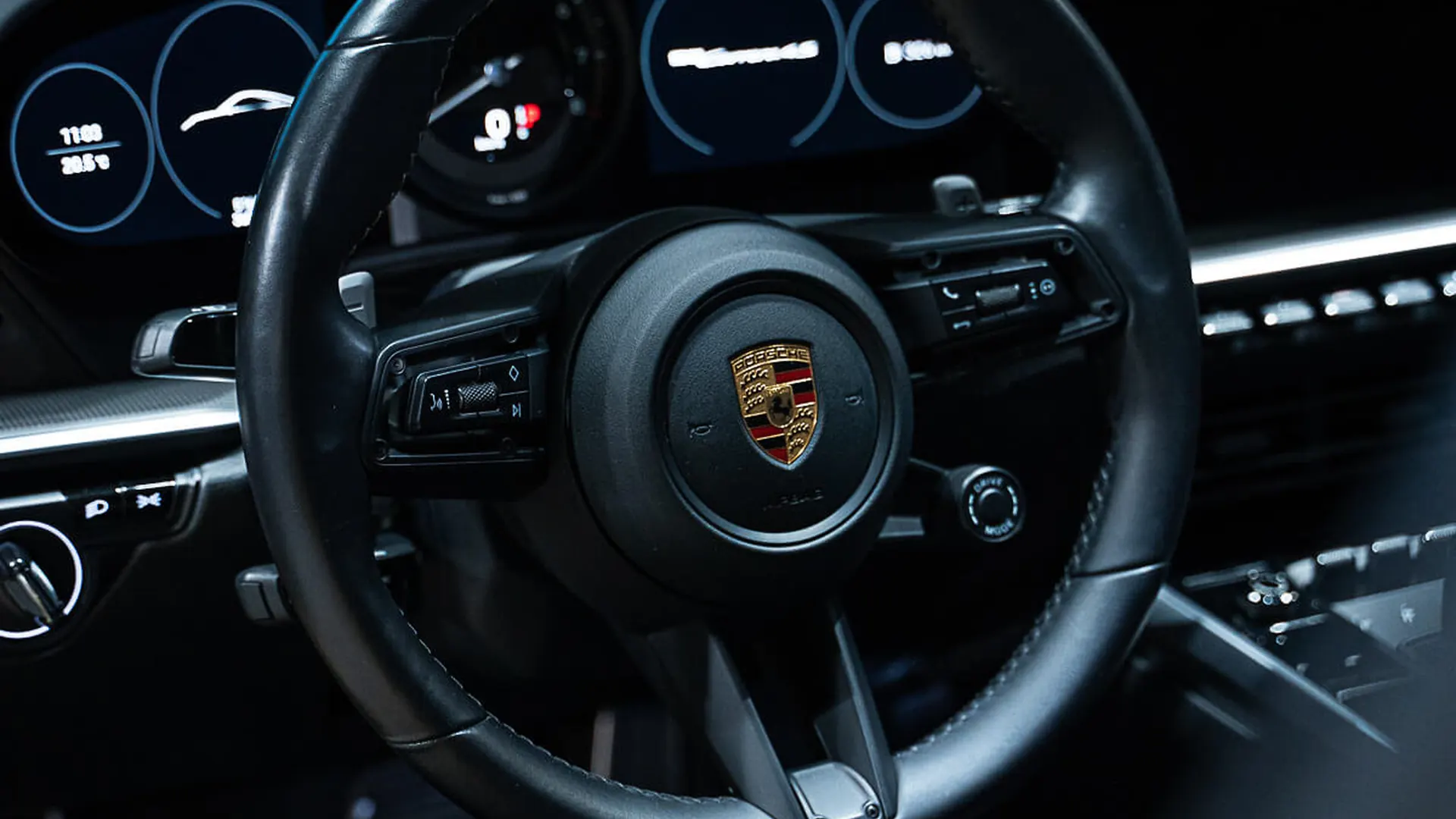 Porsche 911 — photo 28
