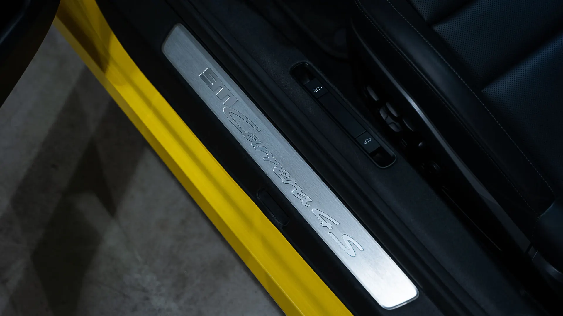 Porsche 911 — photo 14