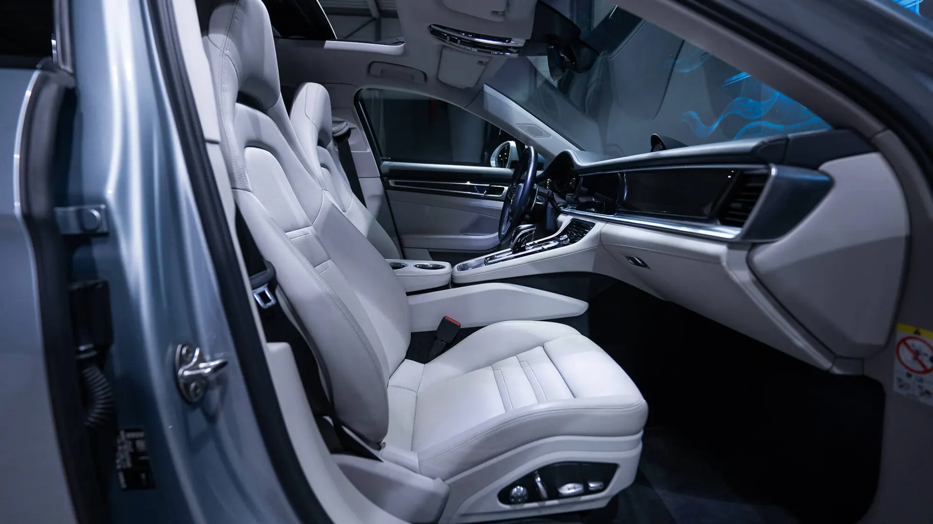 Porsche PANAMERA — photo 11