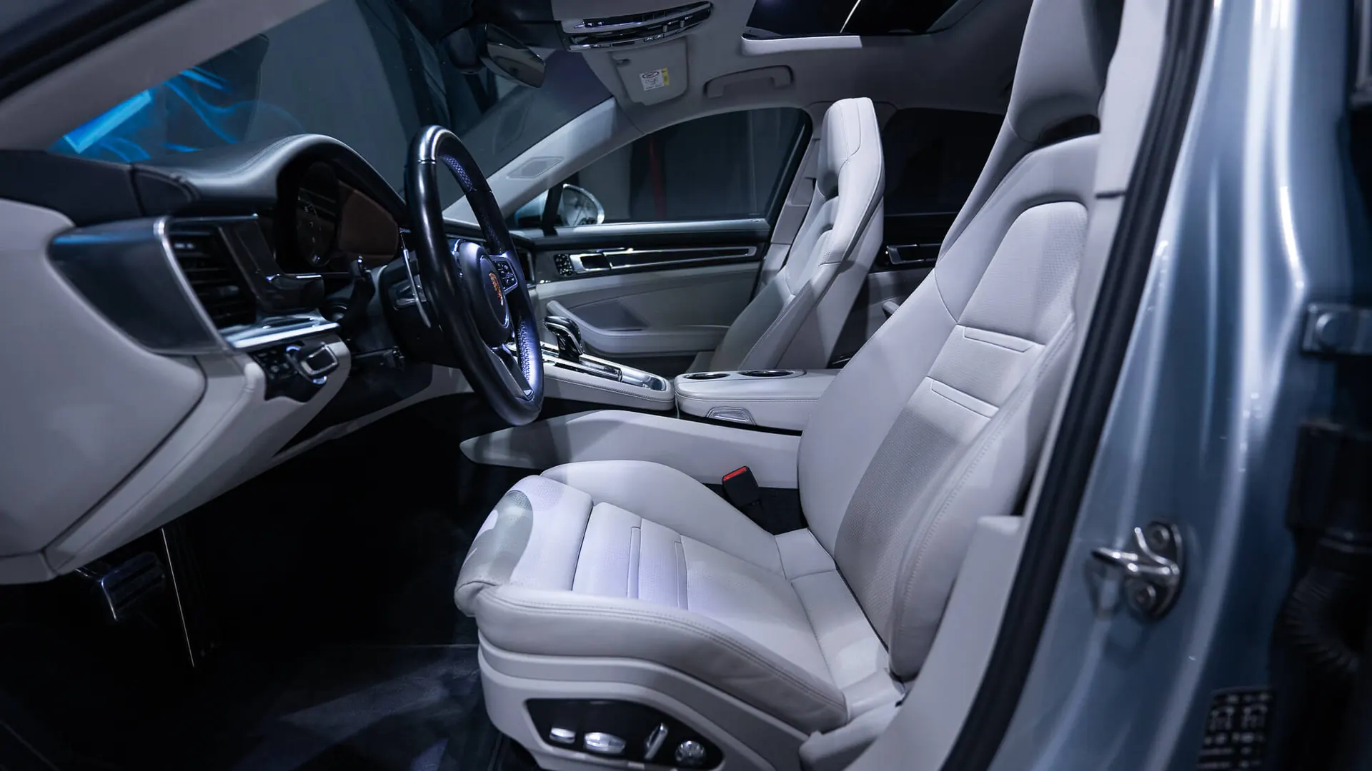 Porsche PANAMERA — photo 10