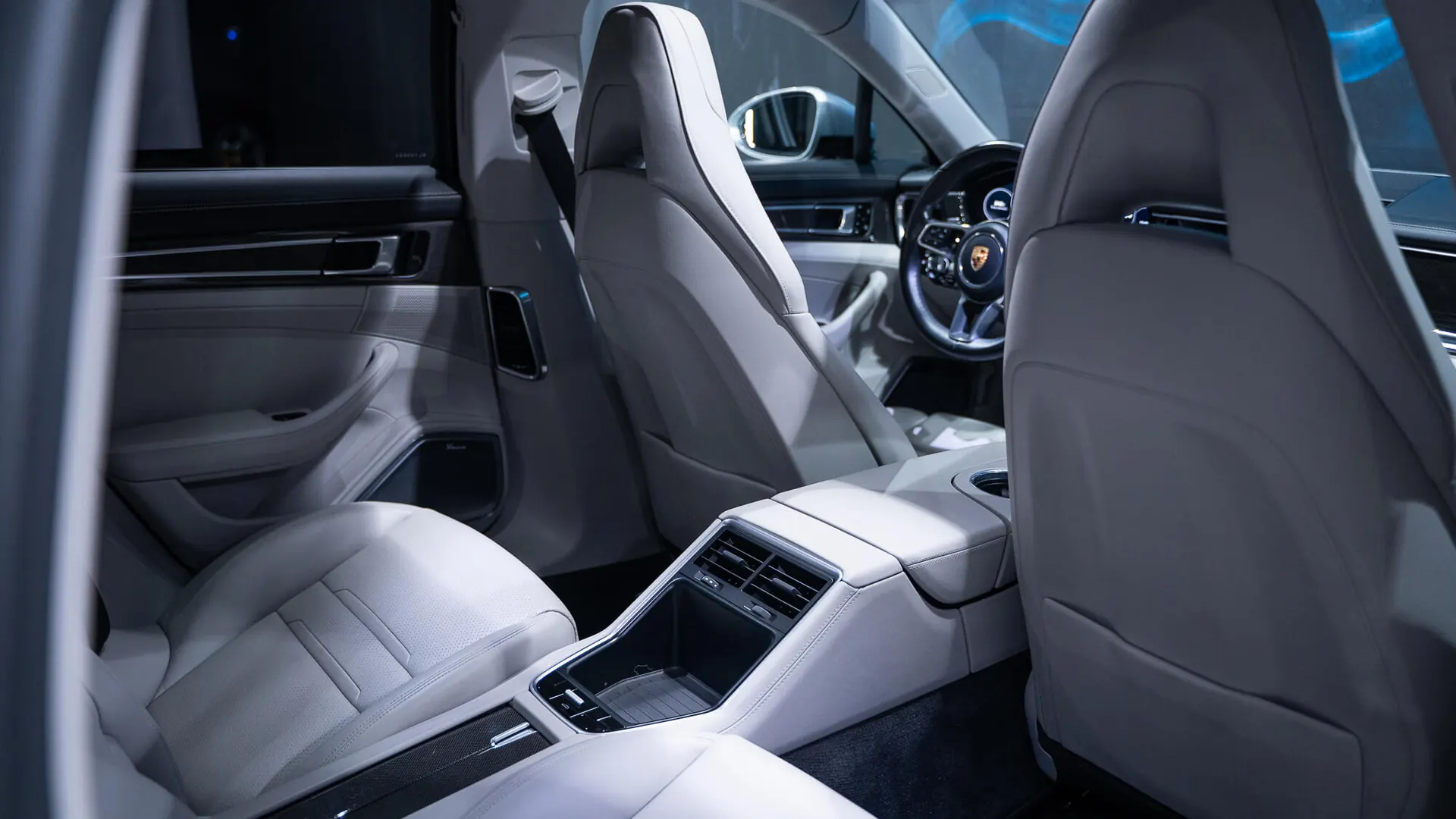 Porsche PANAMERA — photo 12