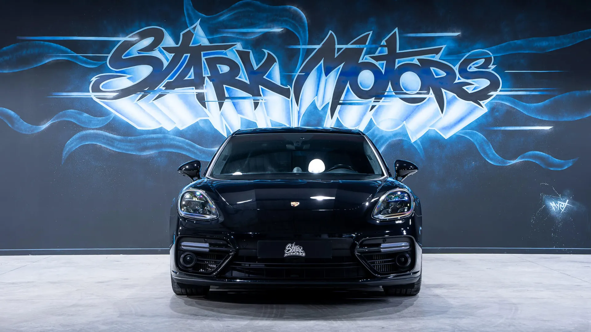 Porsche PANAMERA — photo 2