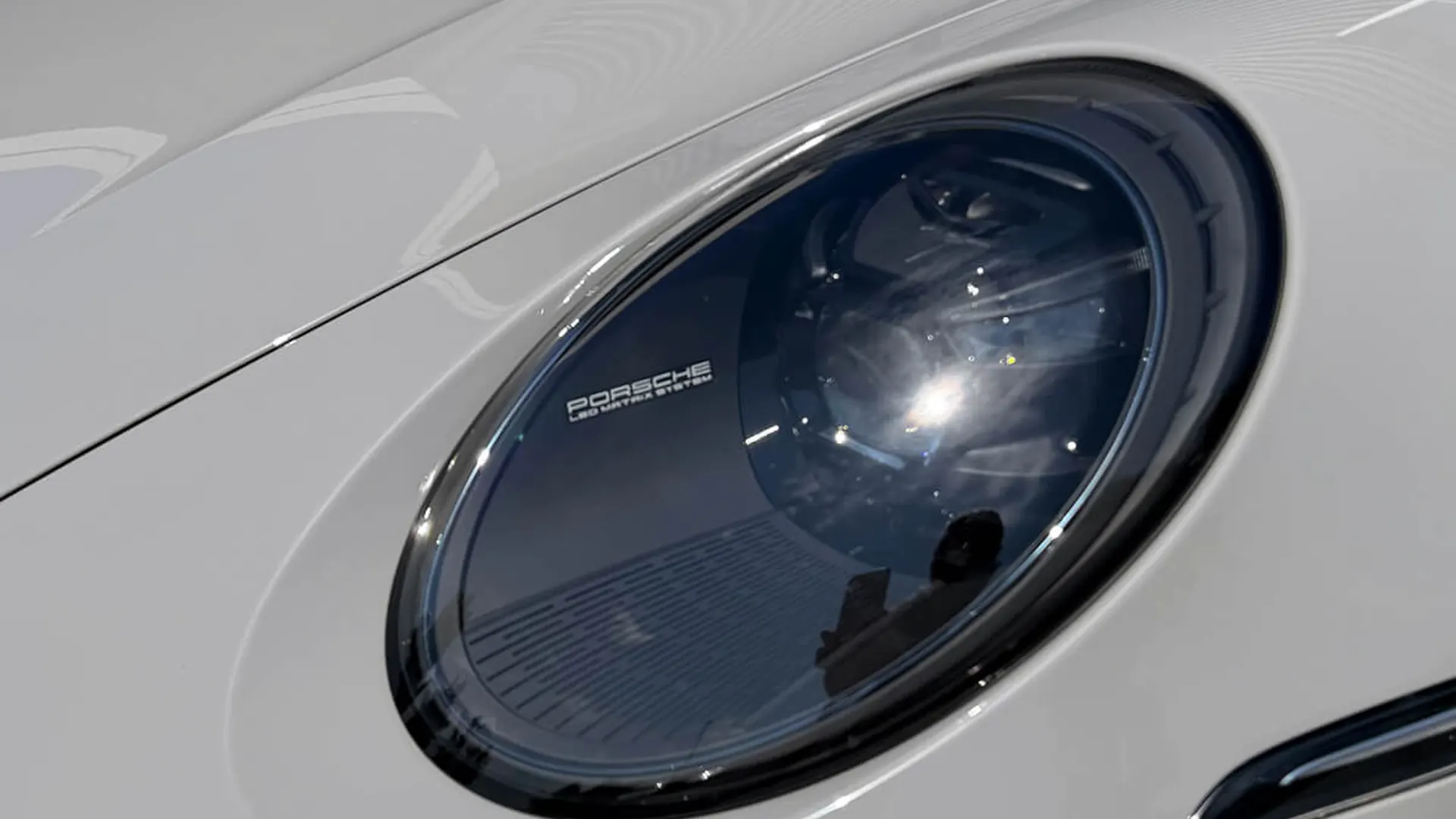 Porsche 911 — photo 28
