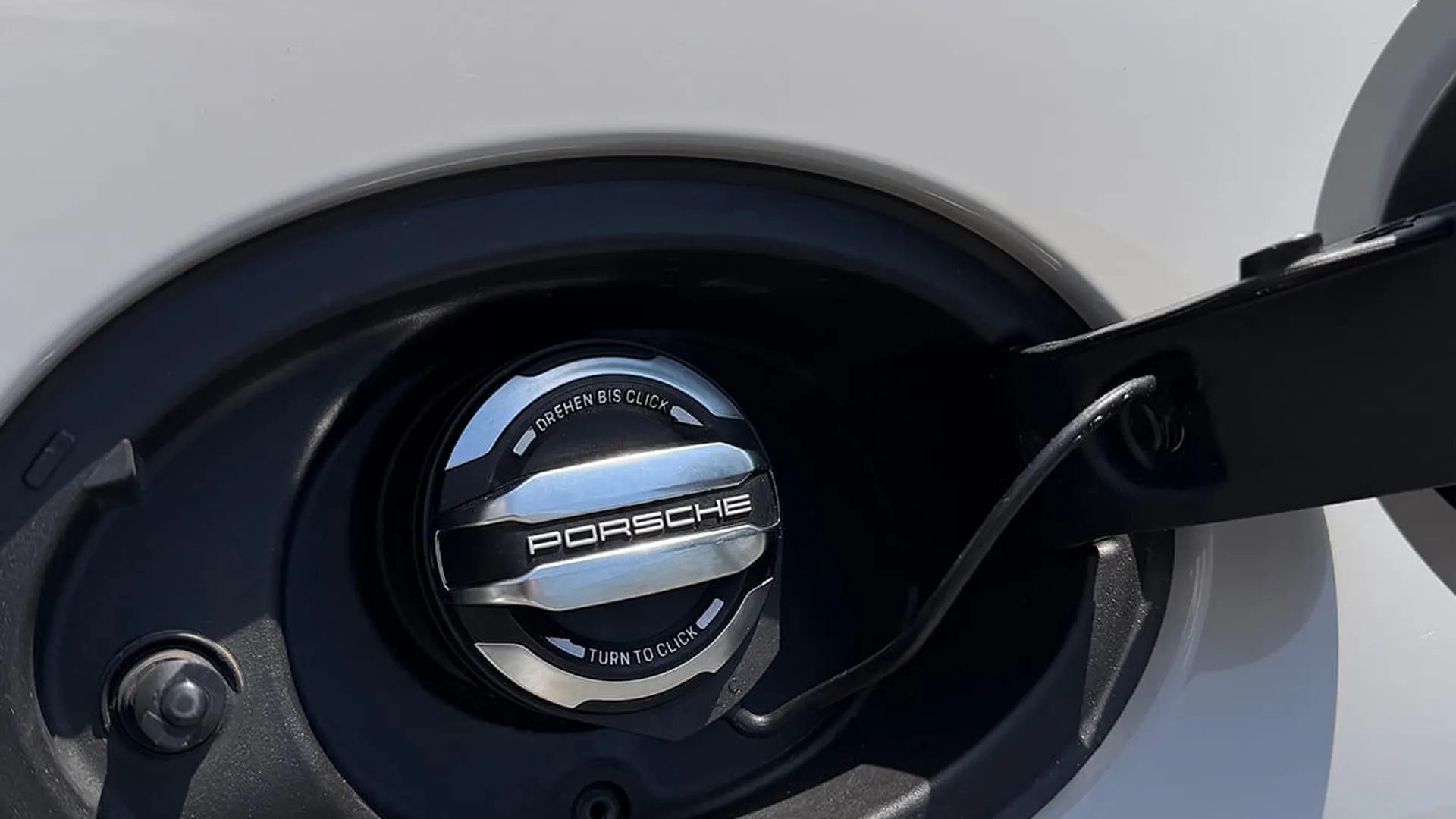 Porsche 911 — photo 23
