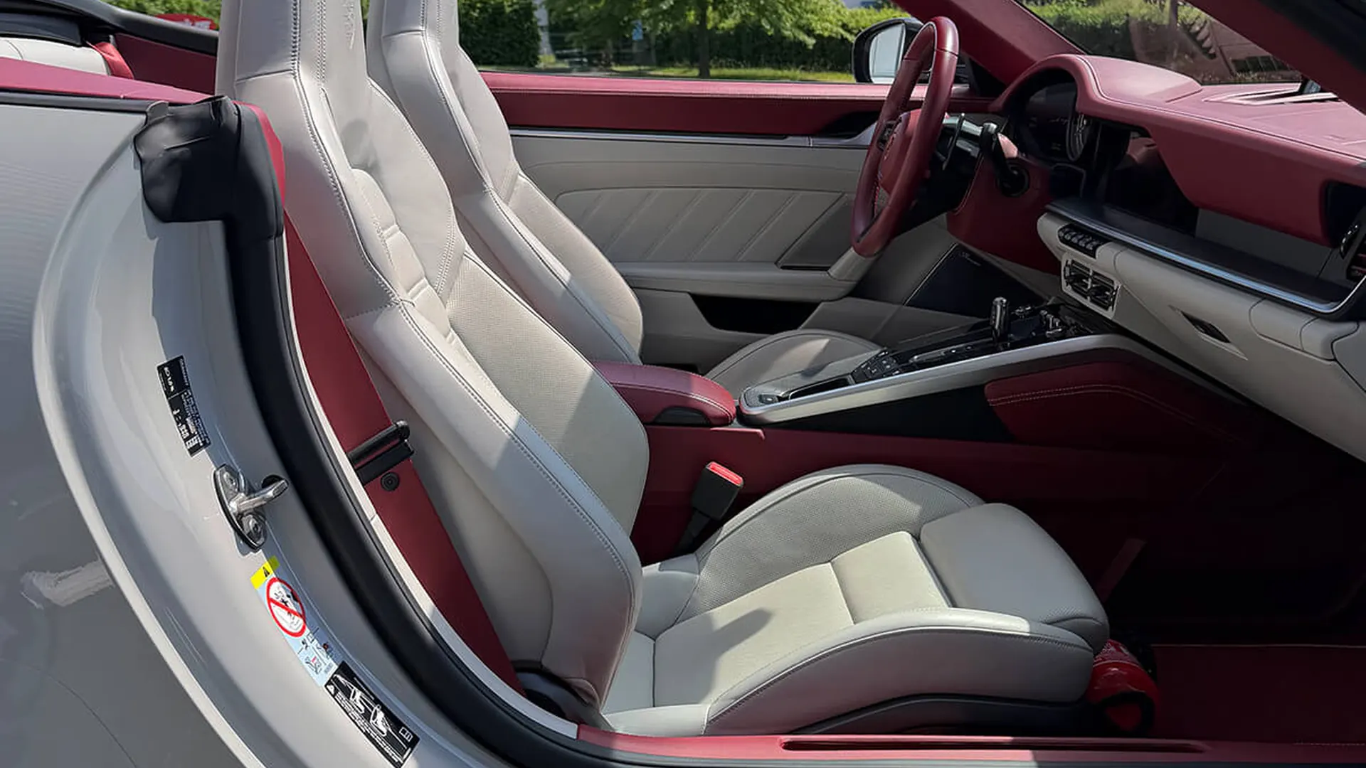 Porsche 911 — photo 19