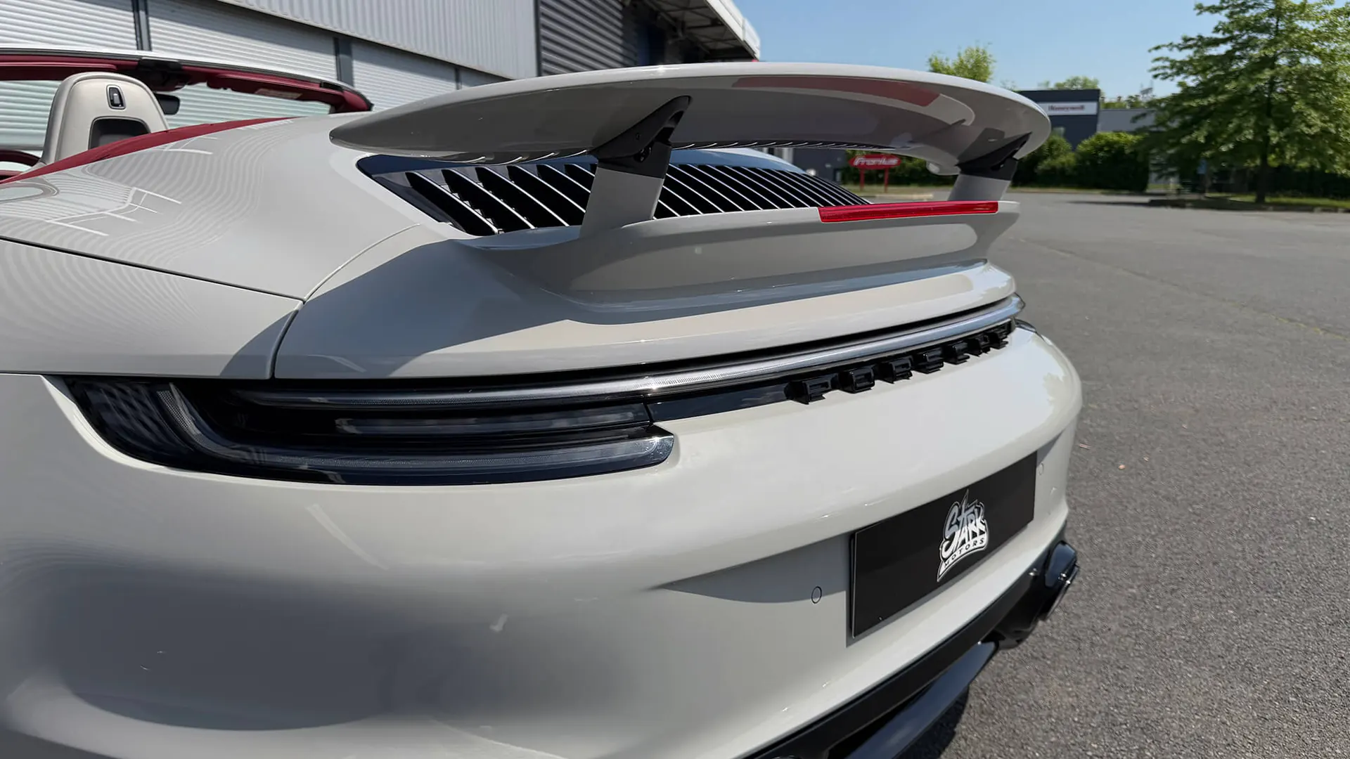 Porsche 911 — photo 27