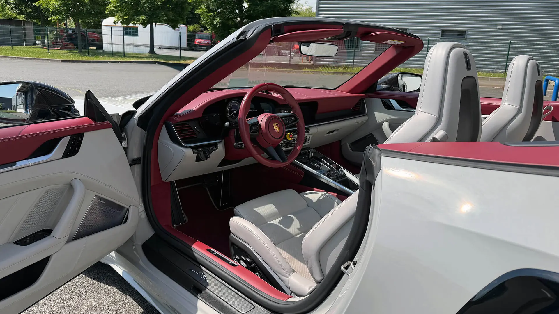 Porsche 911 — photo 16