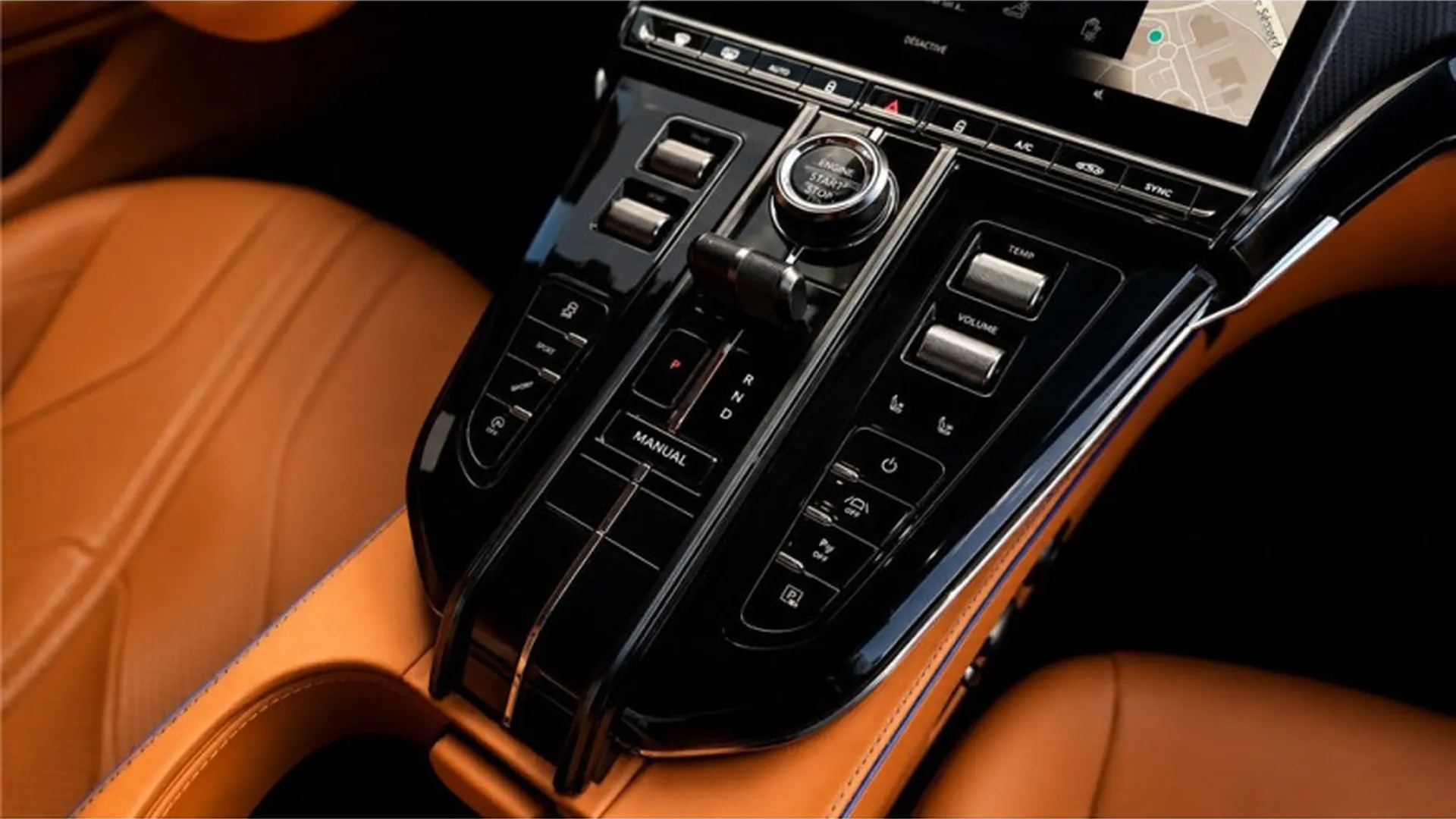 Aston Martin VANTAGE — photo 19