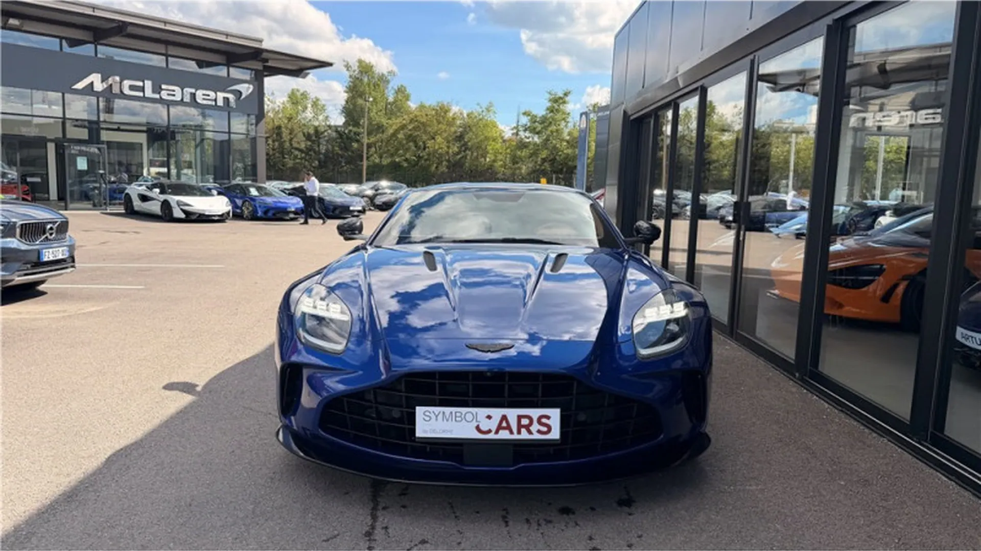 Aston Martin VANTAGE — photo 4