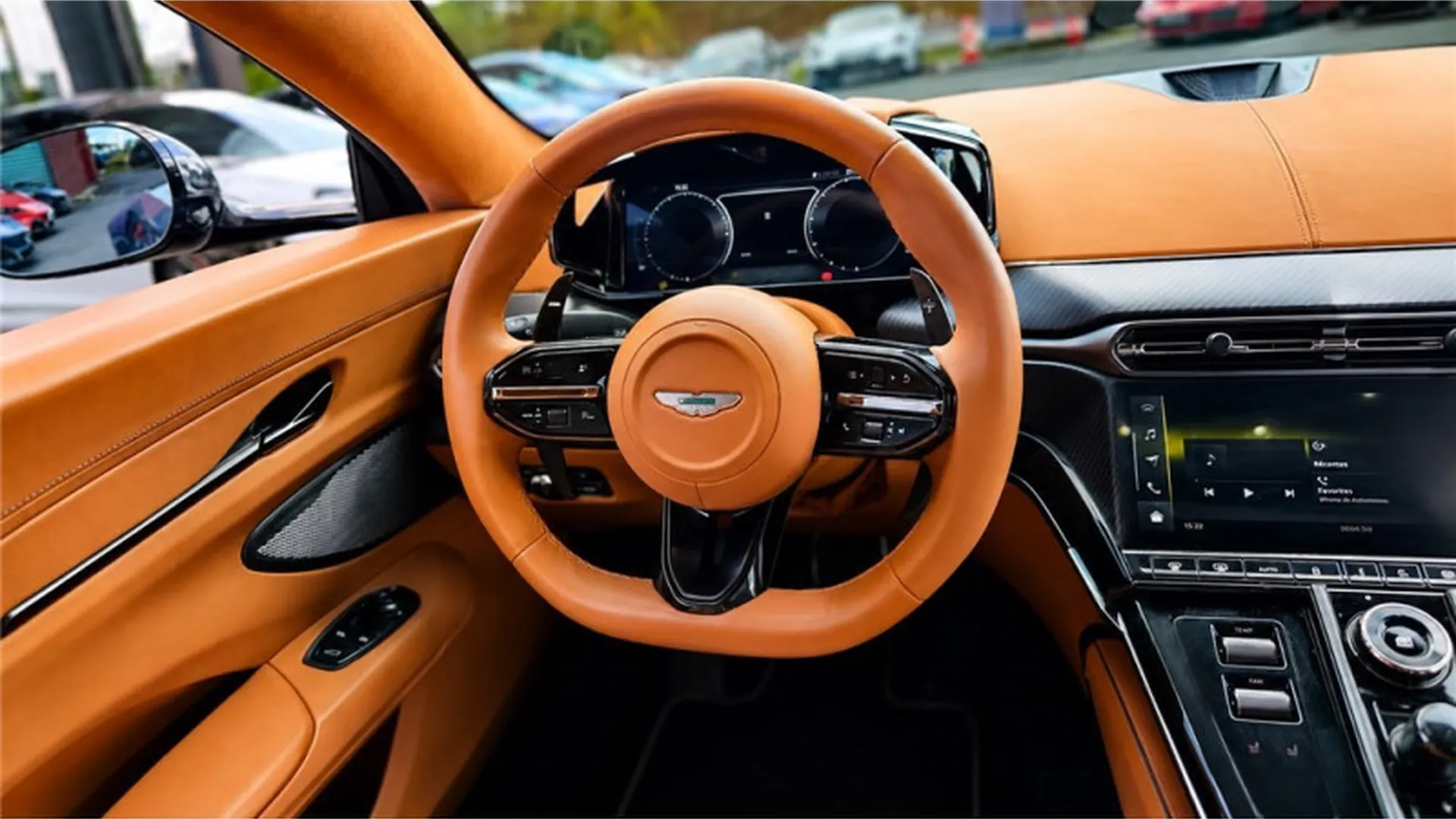Aston Martin VANTAGE — photo 14