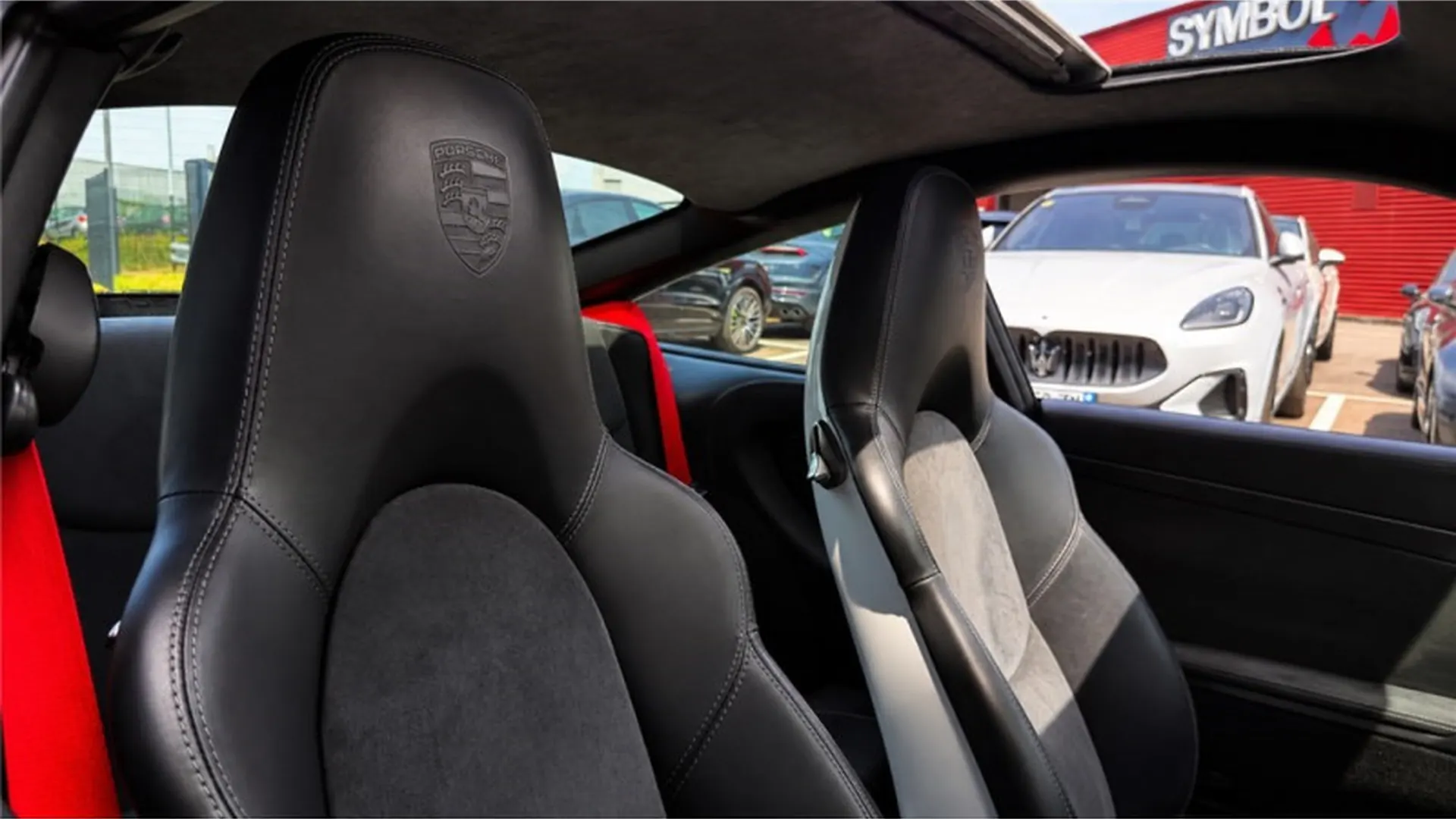 Porsche 911 GTS — photo 8