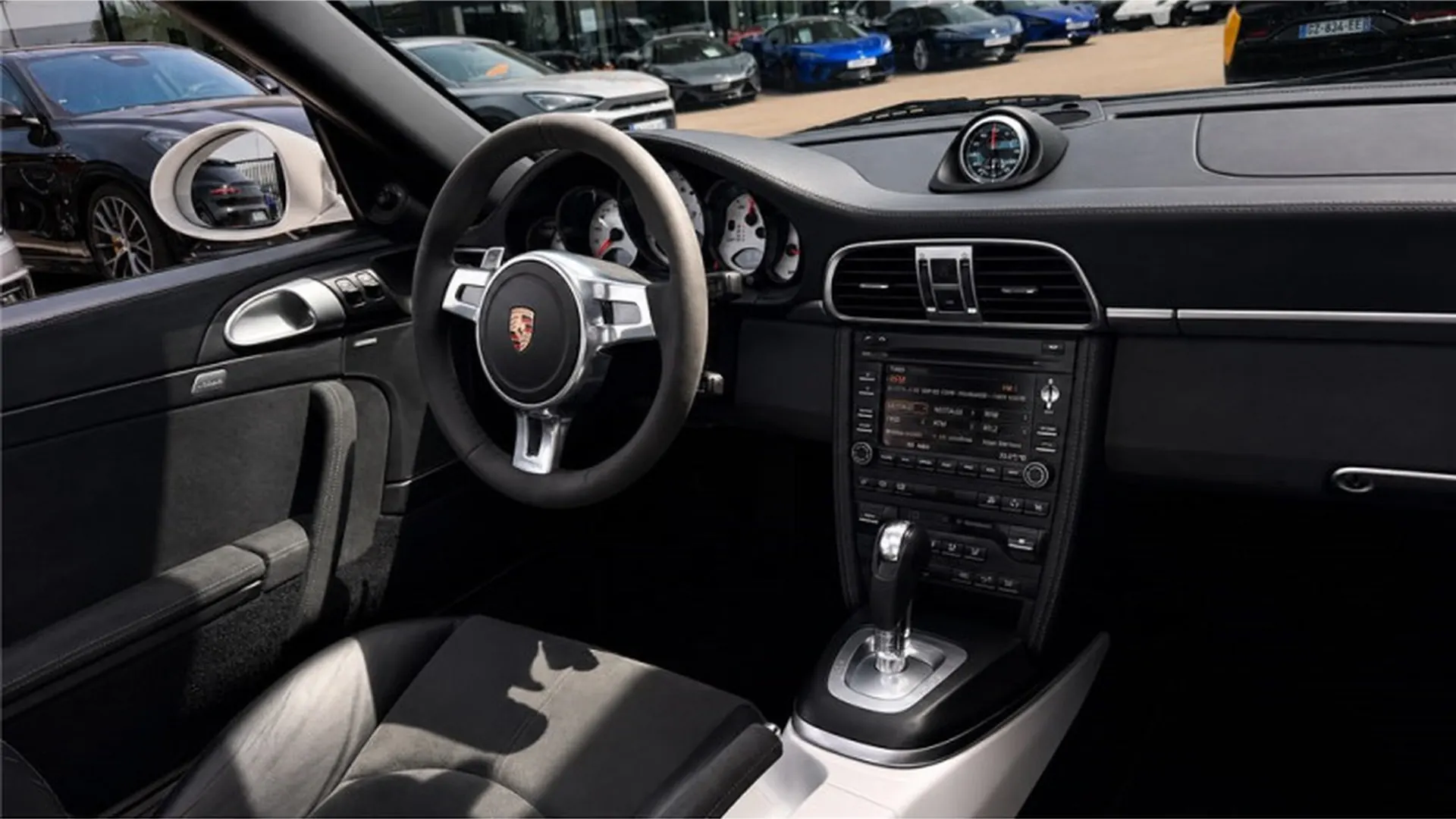 Porsche 911 GTS — photo 11