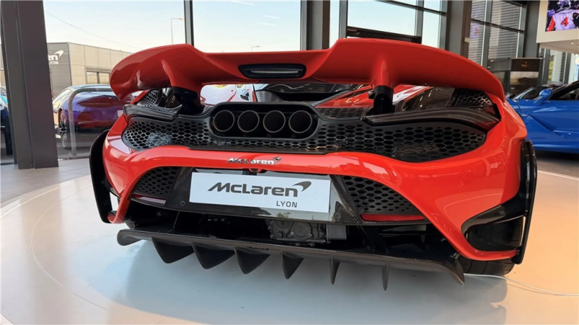 McLaren MCLAREN 765LT — photo 12