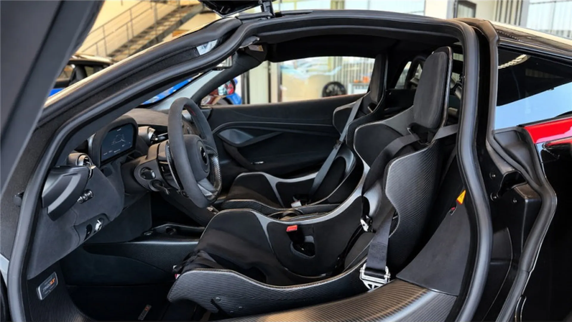 McLaren MCLAREN 765LT — photo 14
