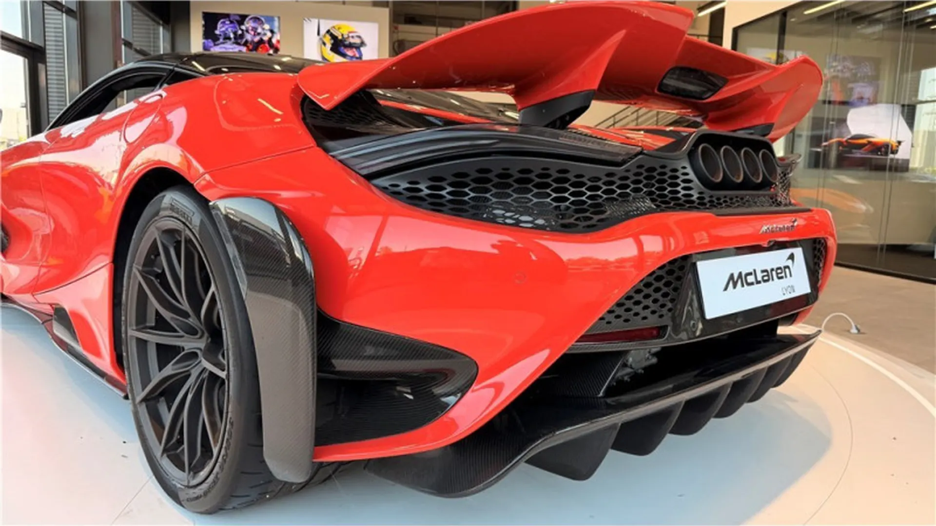 McLaren MCLAREN 765LT — photo 10