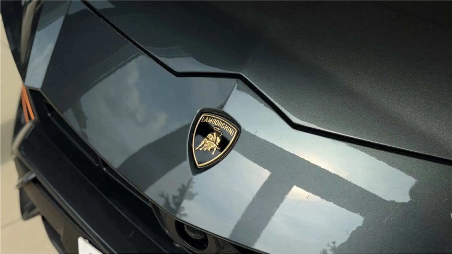 Lamborghini URUS — photo 8