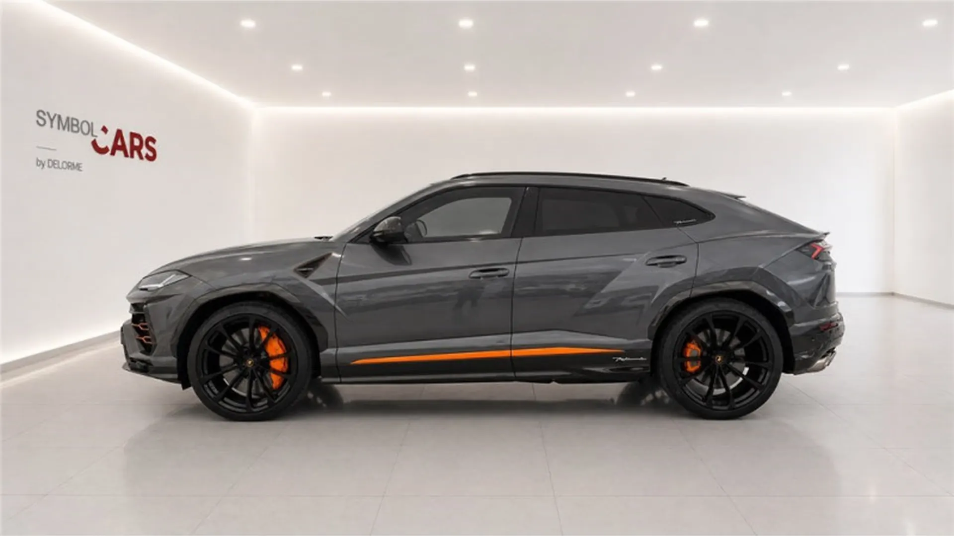 Lamborghini URUS — photo 2