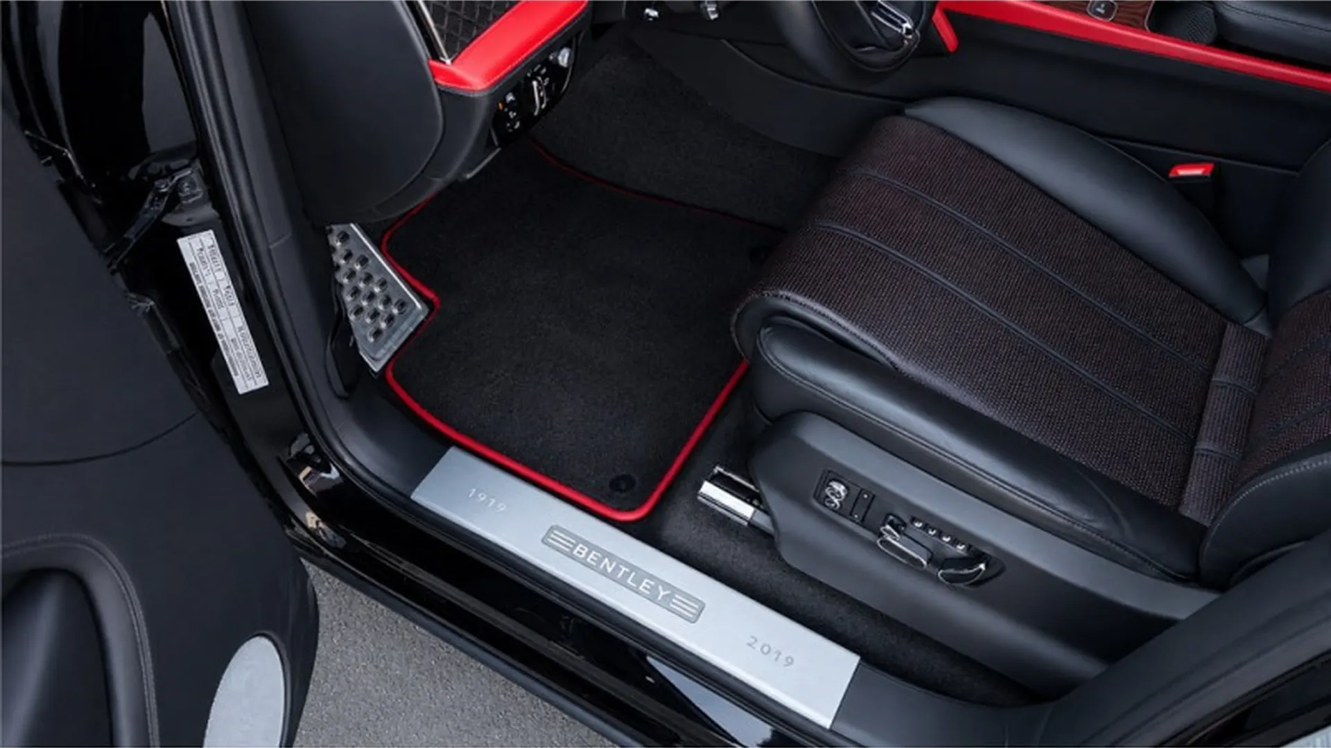 Bentley BENTAYGA — photo 11