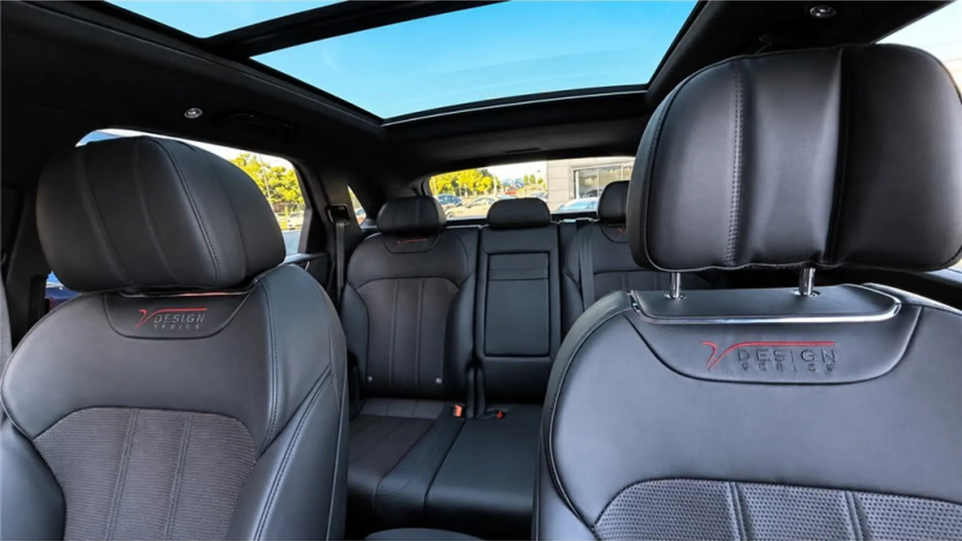 Bentley BENTAYGA — photo 20