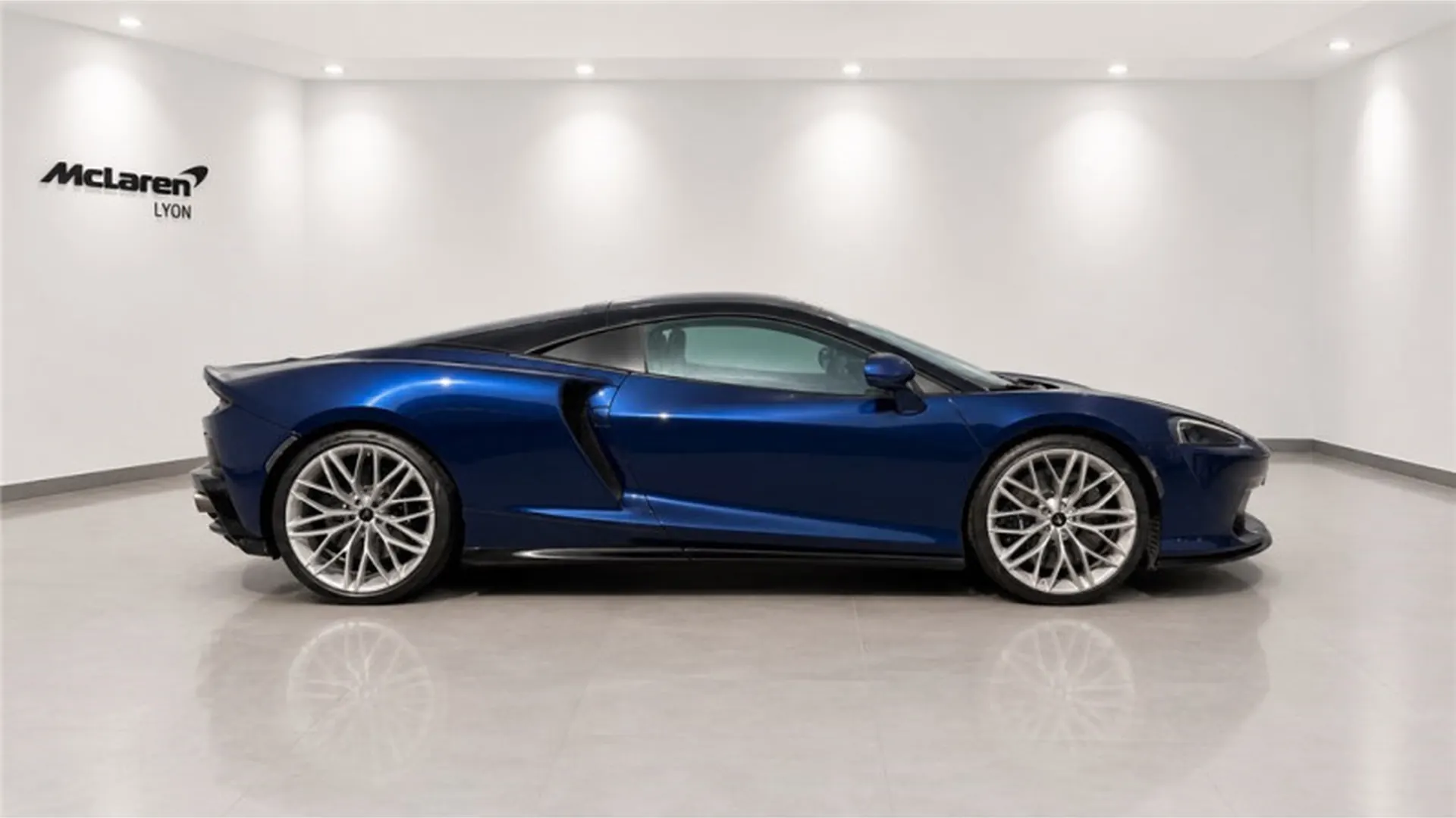 McLaren GT — photo 3