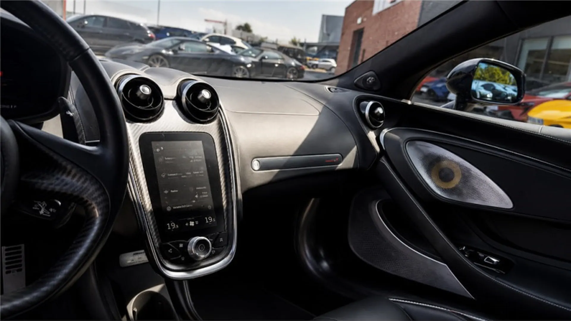 McLaren GT — photo 8