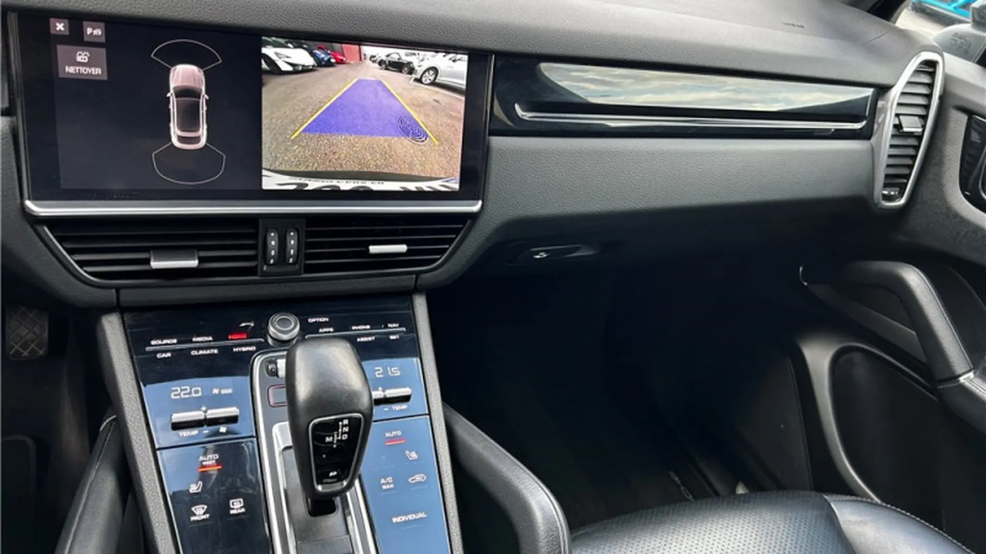 Porsche Cayenne — photo 10