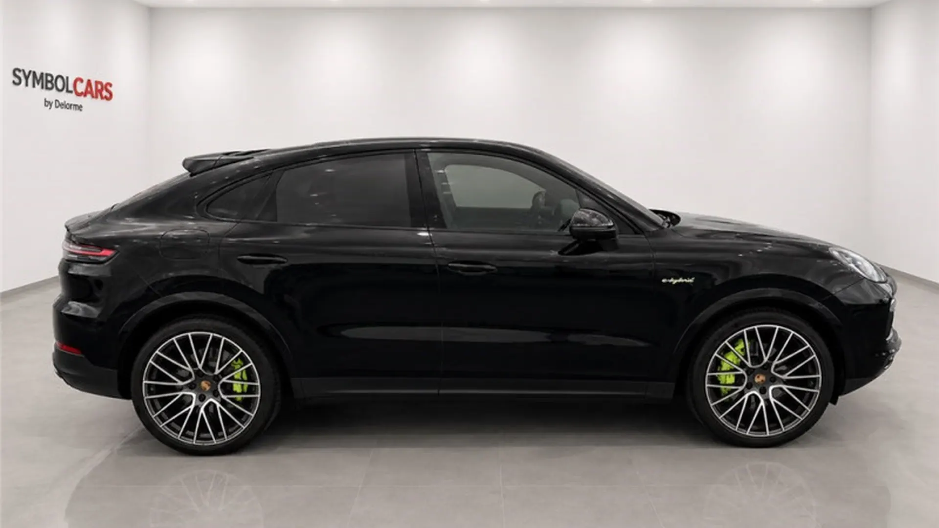 Porsche Cayenne — photo 4