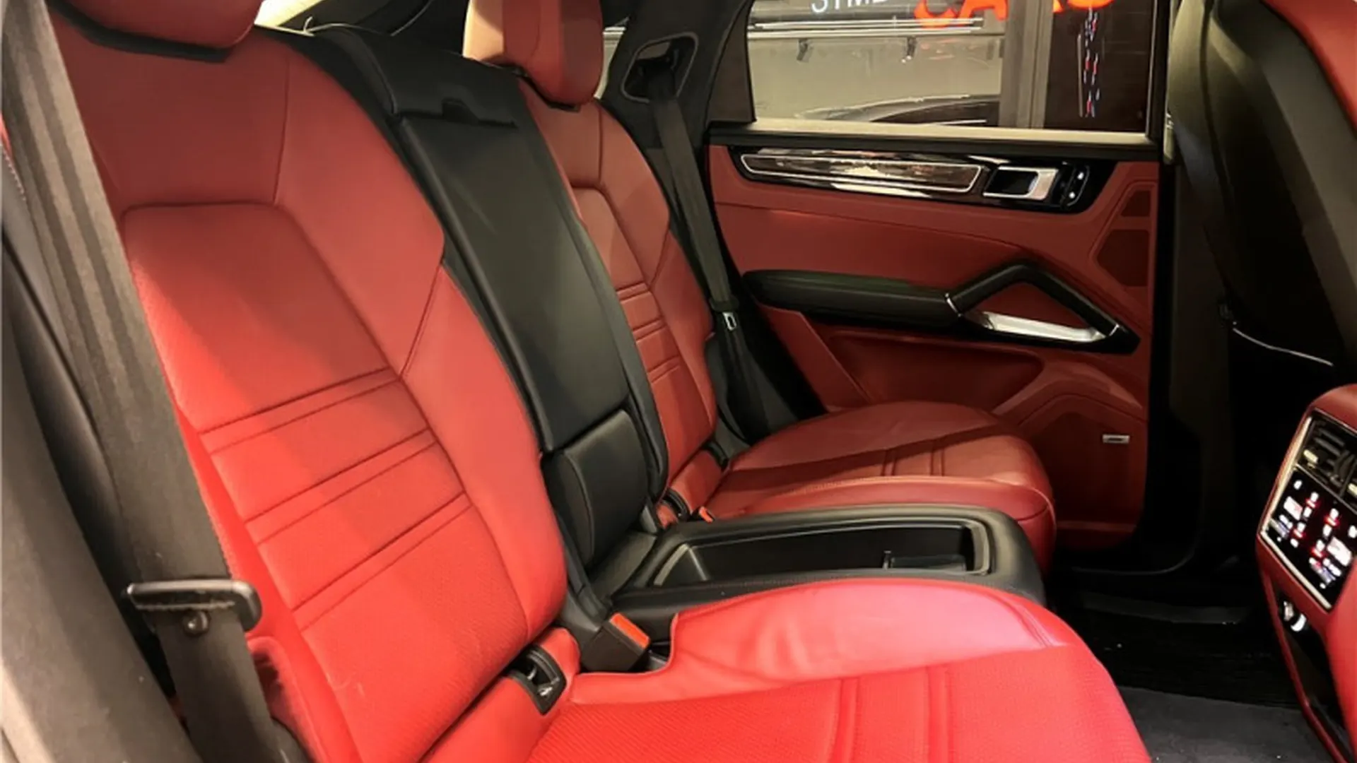 Porsche Cayenne — photo 21