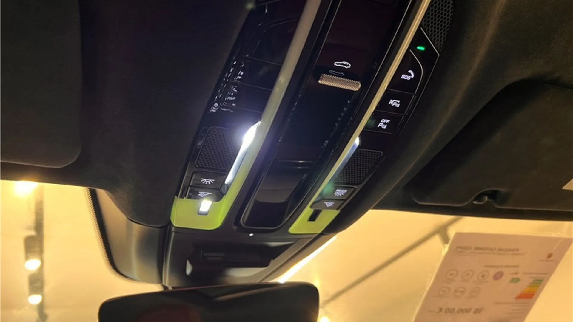 Porsche Cayenne — photo 17