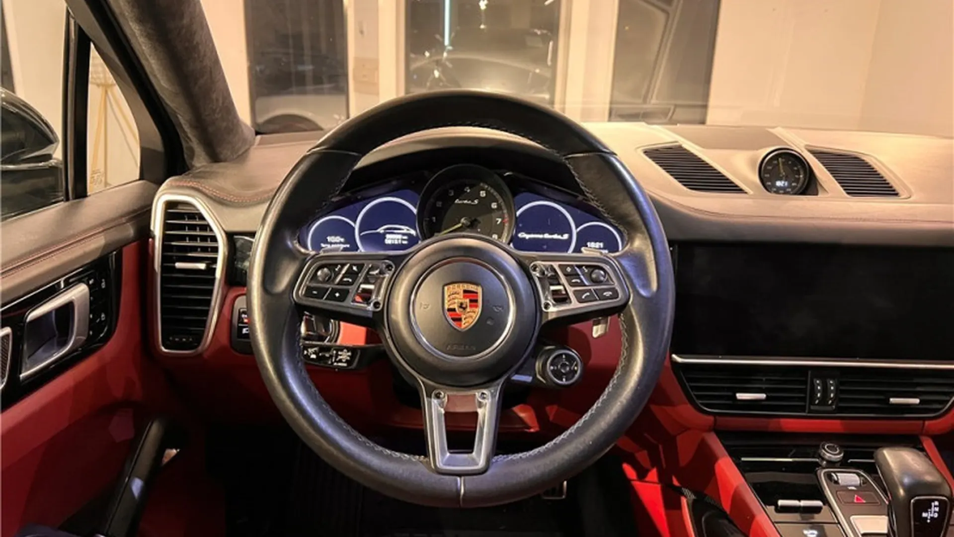 Porsche Cayenne — photo 11